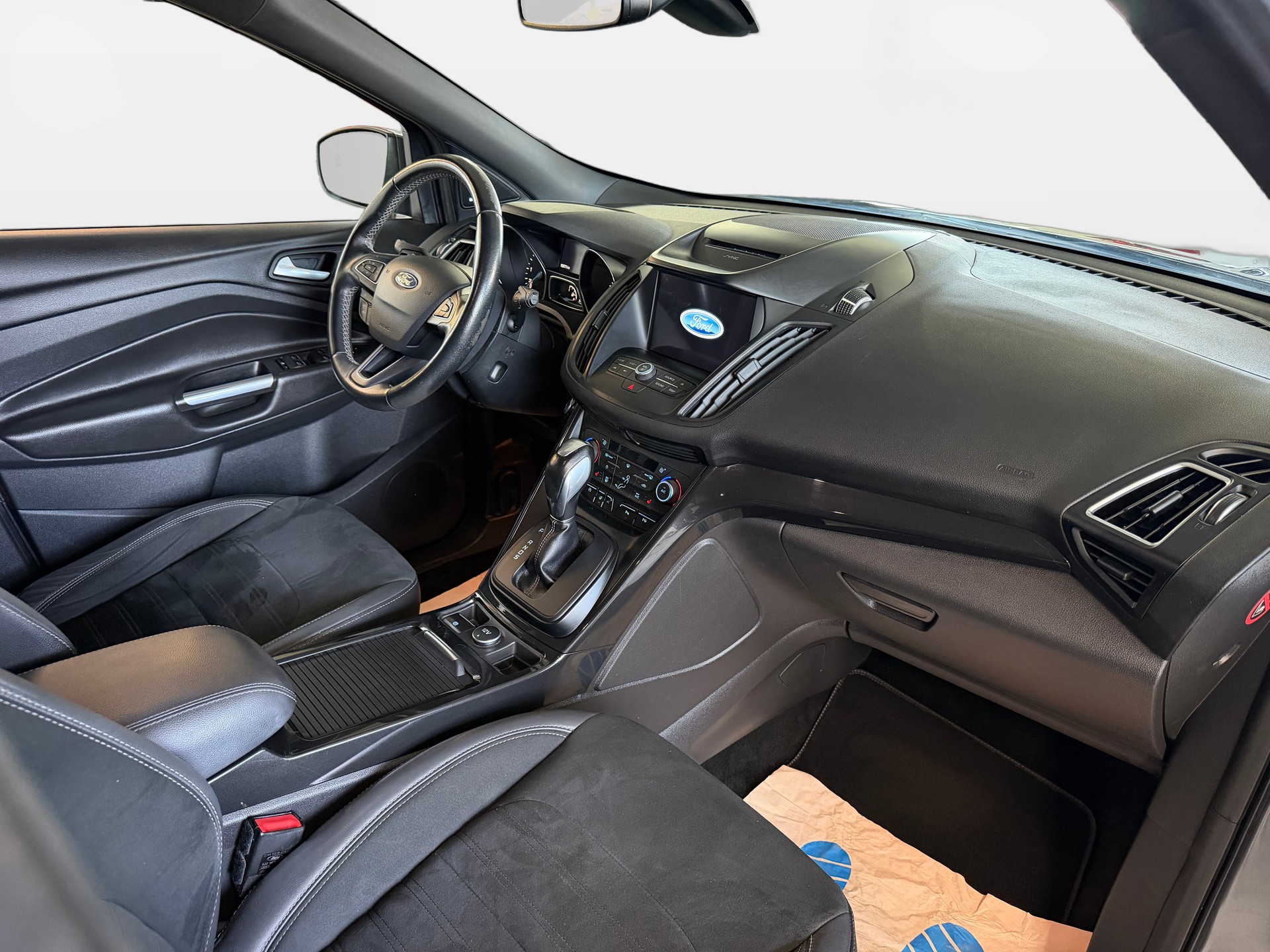 FORD Kuga 2.0 TDCi ST Line 4WD PowerShift | MFK 12.2024 | Aus 1-Hand | Lenkradheizung | Leder | Navi | AHK 2.1t.-image-8