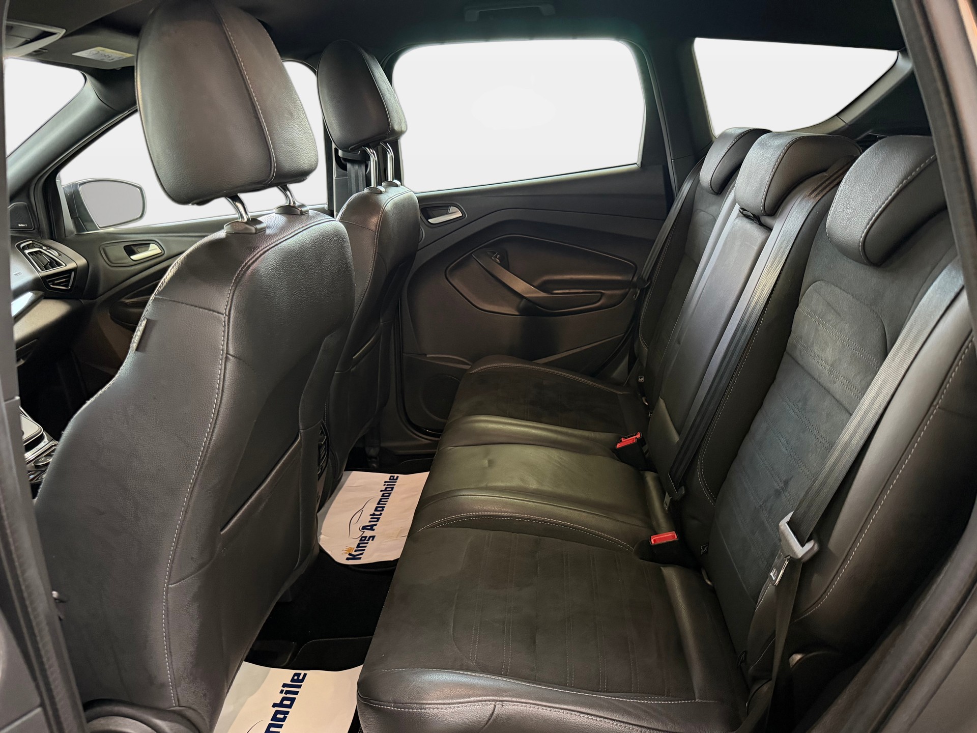 FORD Kuga 2.0 TDCi ST Line 4WD PowerShift | MFK 12.2024 | Aus 1-Hand | Lenkradheizung | Leder | Navi | AHK 2.1t.-image-9