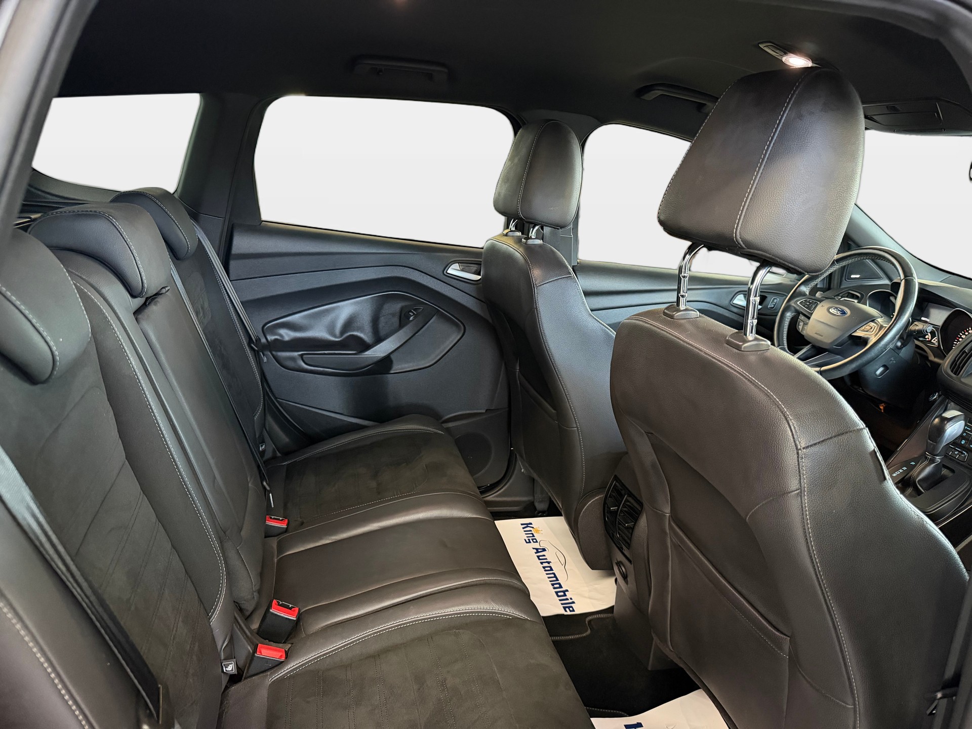 FORD Kuga 2.0 TDCi ST Line 4WD PowerShift | MFK 12.2024 | Aus 1-Hand | Lenkradheizung | Leder | Navi | AHK 2.1t.-image-10