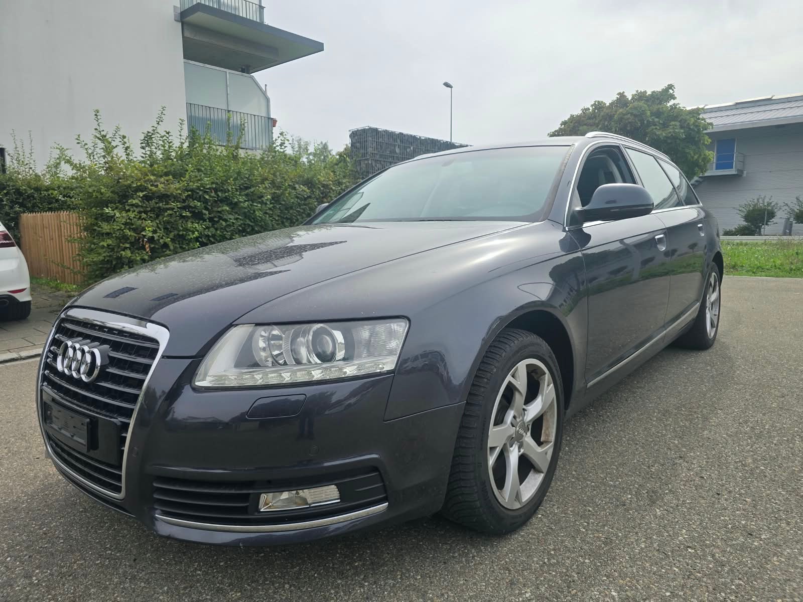 AUDI A6 Avant 3.0 V6 TDI quattro tiptronic-image-2
