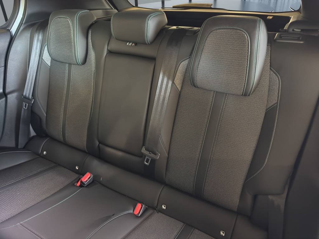 PEUGEOT 308 1.6 PHEV 180 Allure Pack-image-8