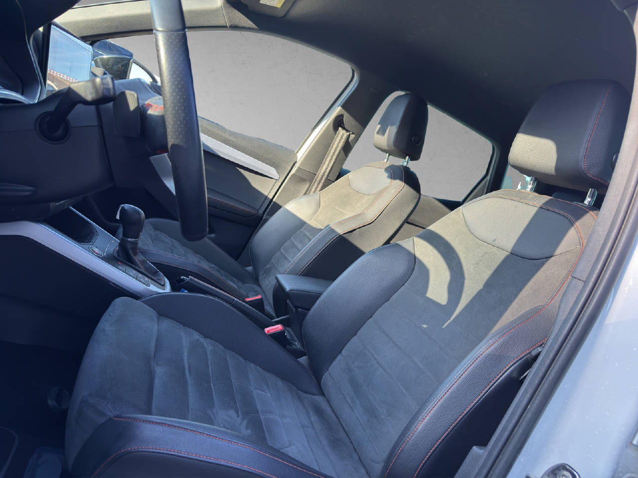 SEAT Arona 1.5 TSI Hola FR DSG MY22-image-4