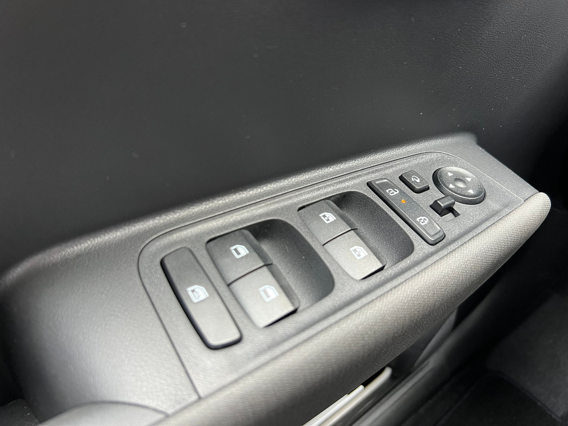 HYUNDAI Inster 49kWh Amplia-image-15