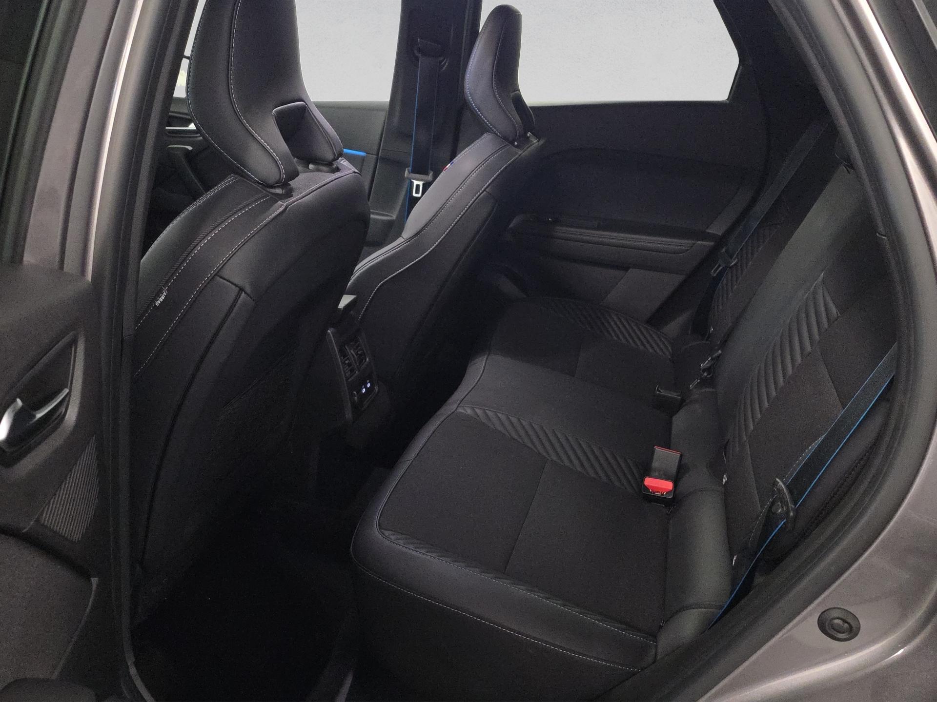 RENAULT Captur 1.3 TCe Esprit Alpine EDC-image-14