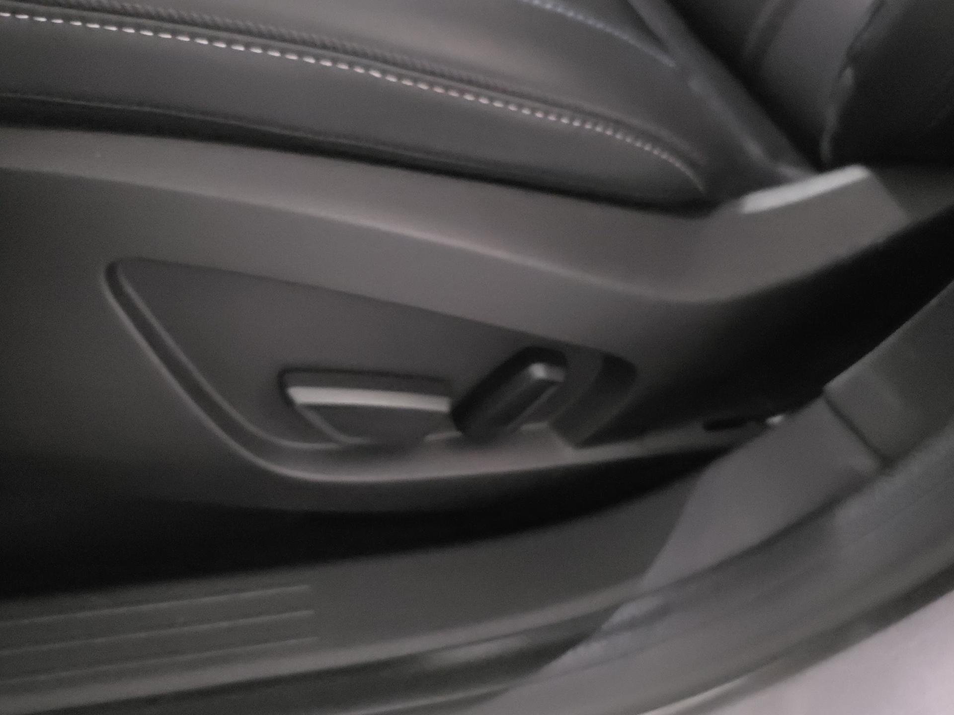 RENAULT Captur 1.3 TCe Esprit Alpine EDC-image-19