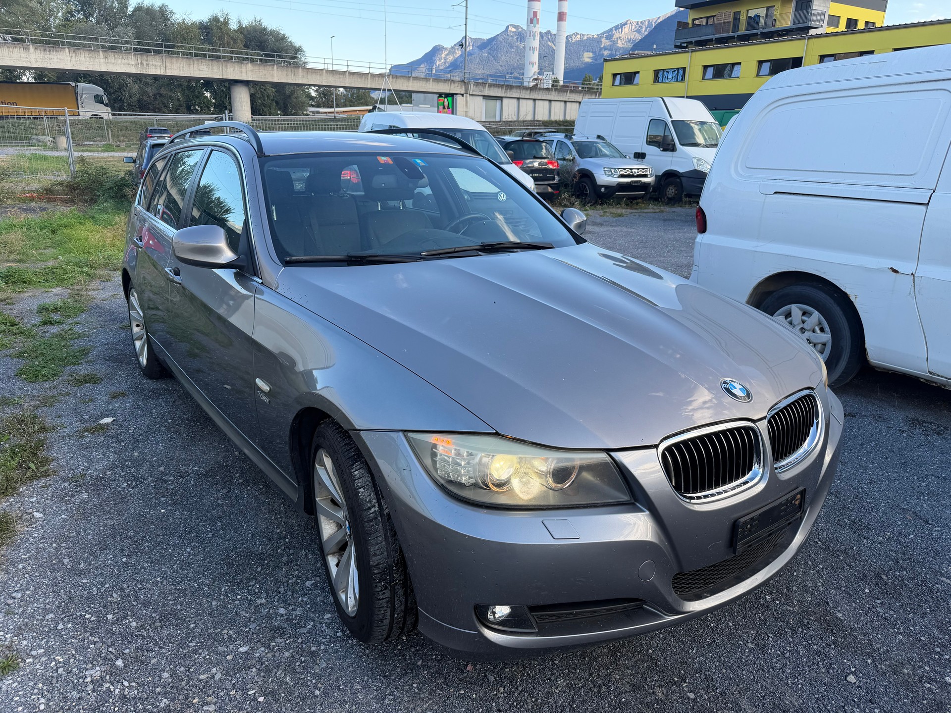 BMW 325i xDrive Touring-image-3