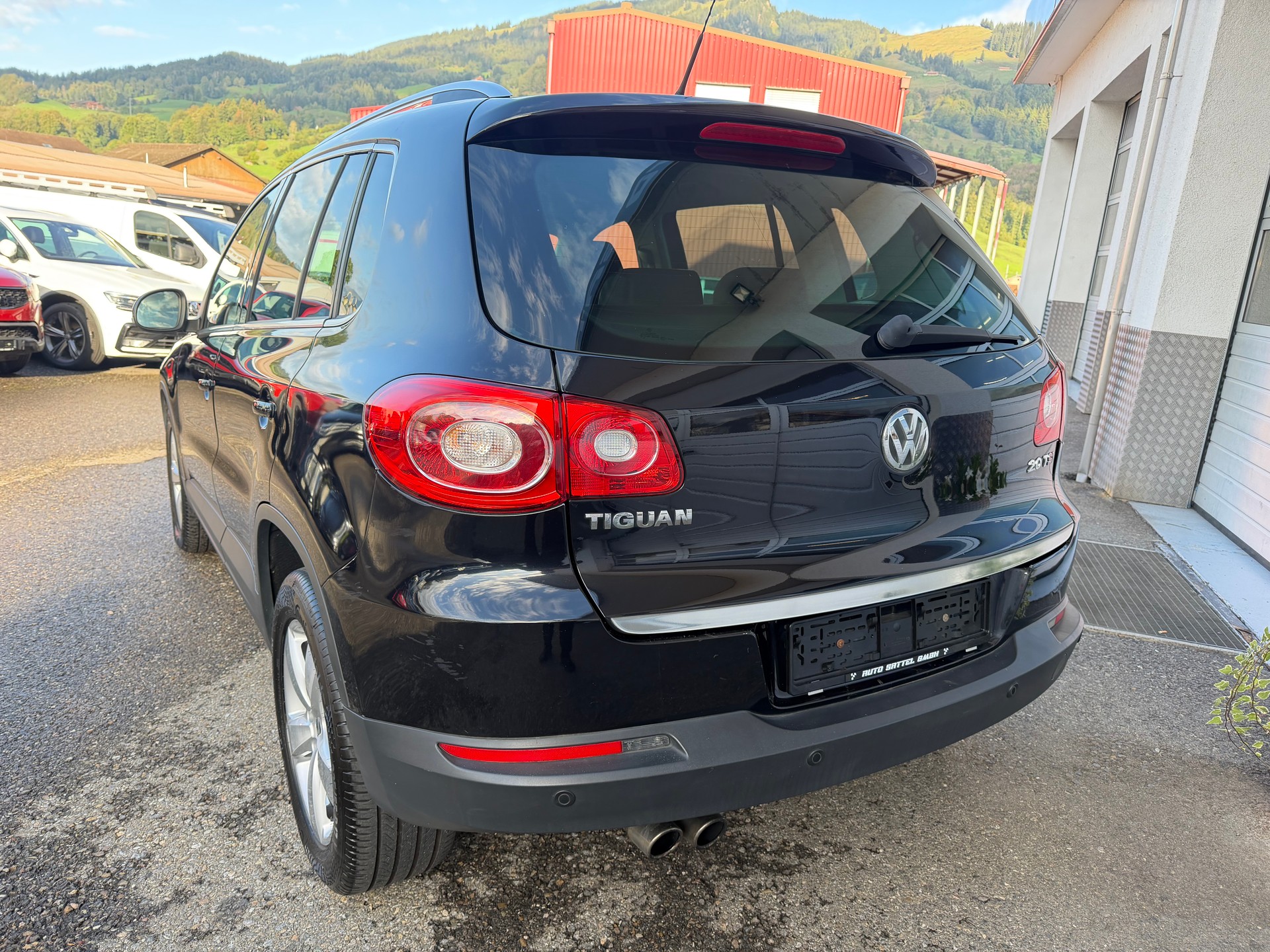 VW Tiguan 2.0 TSI Sport&Style Tiptronic-image-2