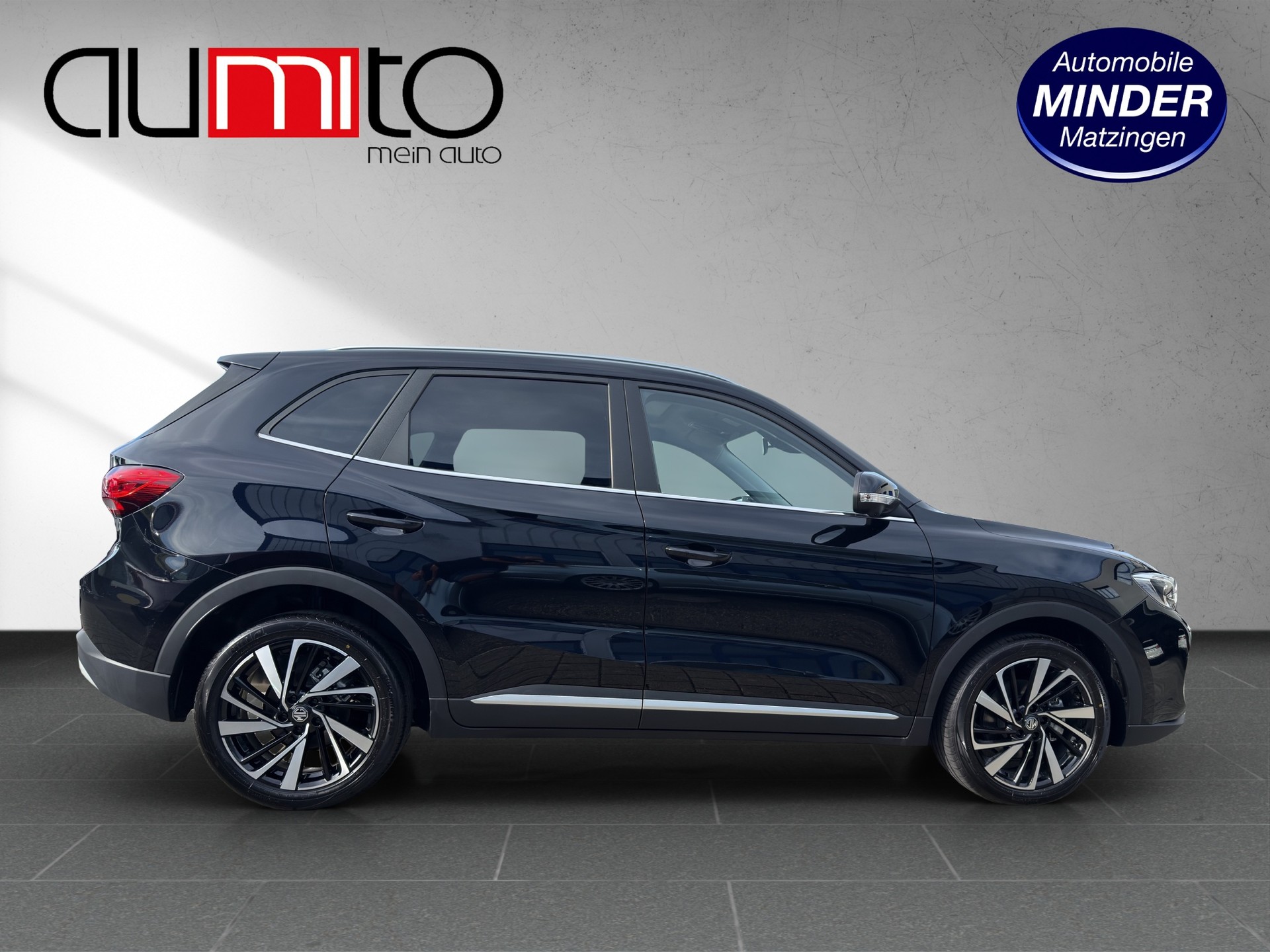 MG ZS 1.5 HEV Luxury-image-1