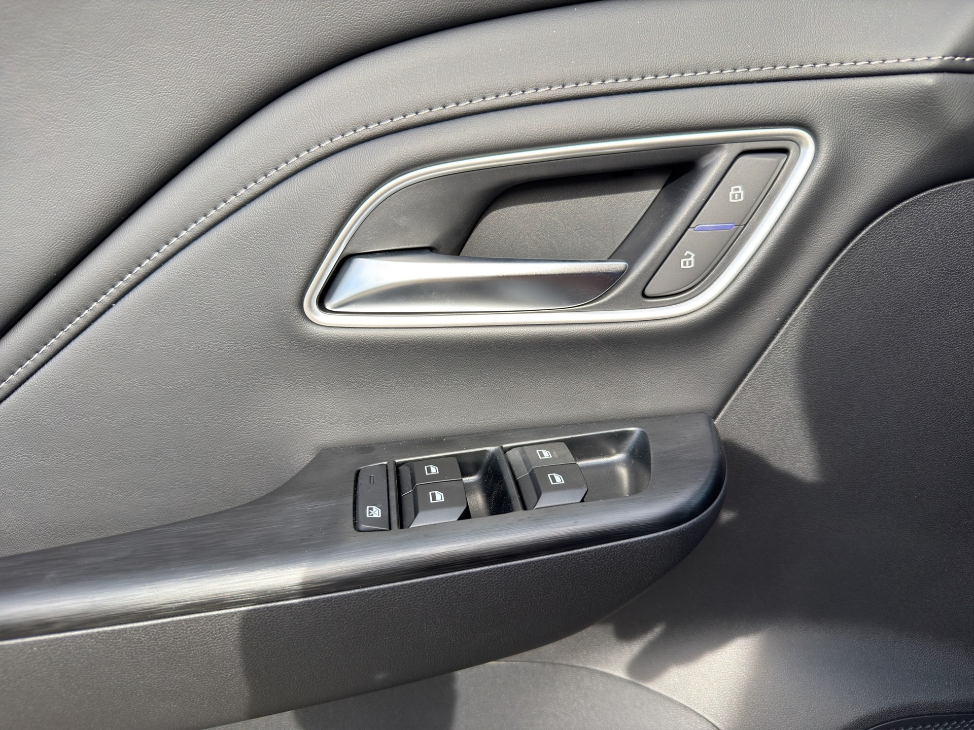 MG ZS 1.5 HEV Luxury-image-8
