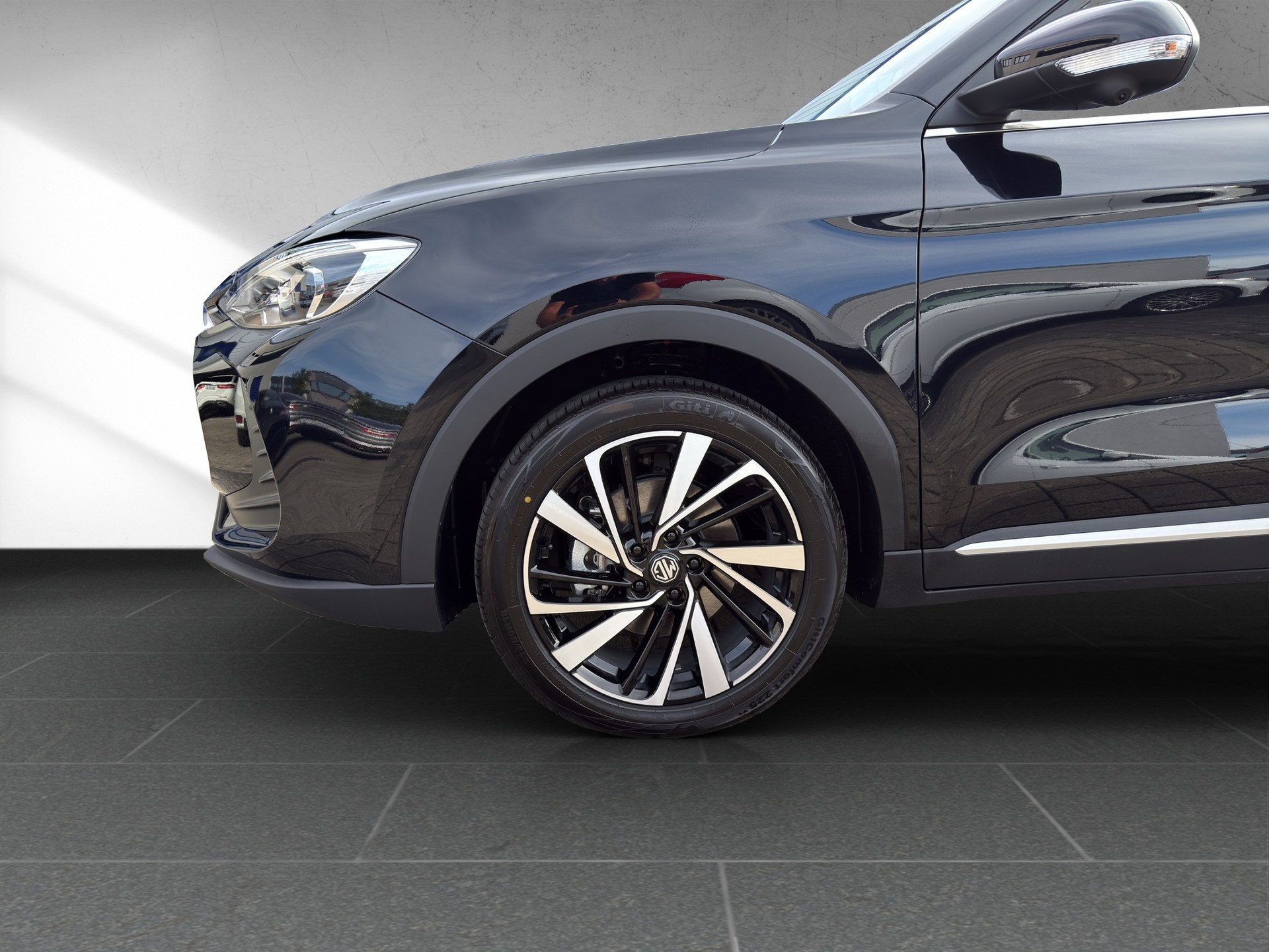 MG ZS 1.5 HEV Luxury-image-13