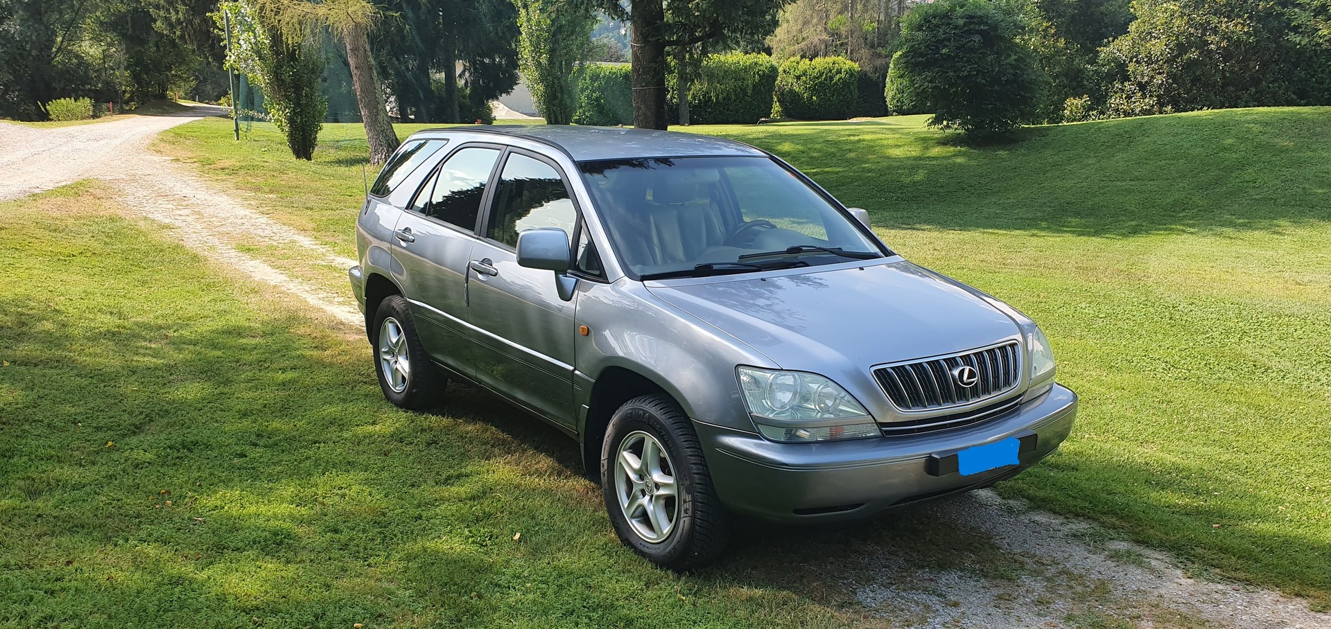 LEXUS 300-image-0