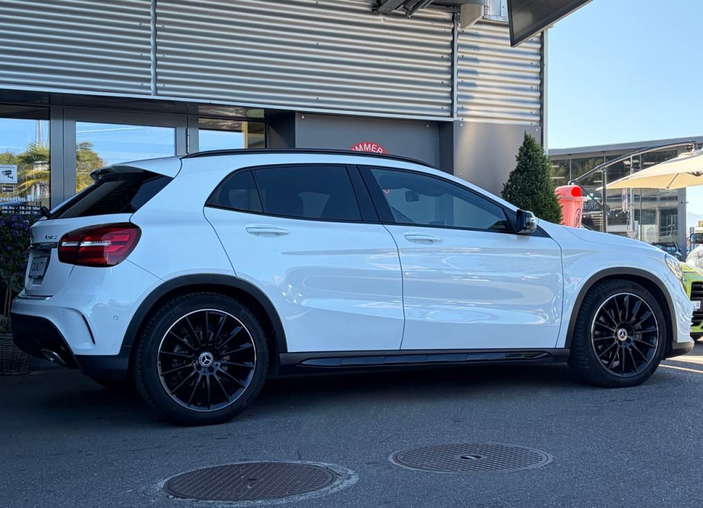 MERCEDES-BENZ GLA 250 AMG Line 4Matic 7G-DCT-image-2