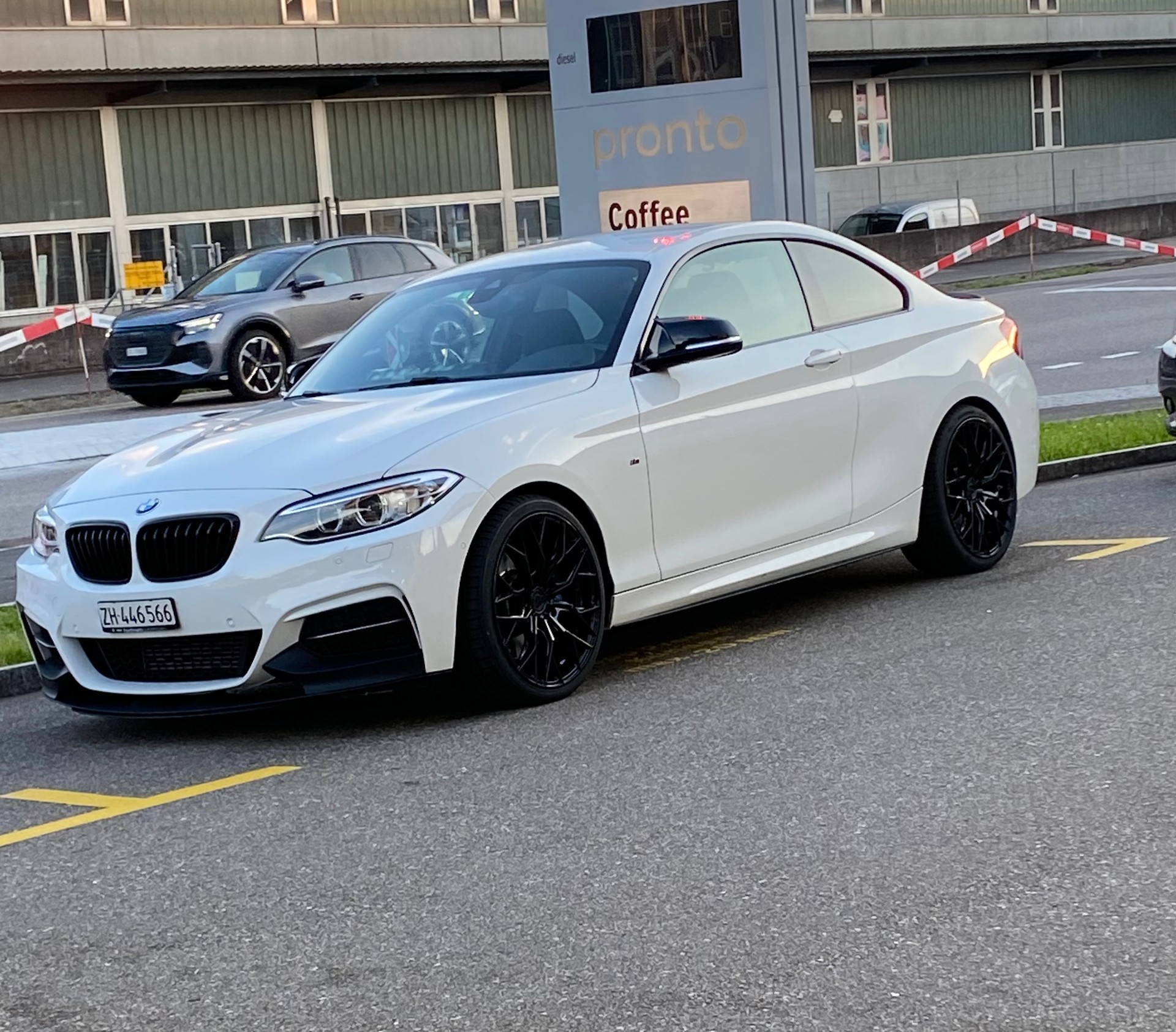 BMW M235i xDrive-image-0