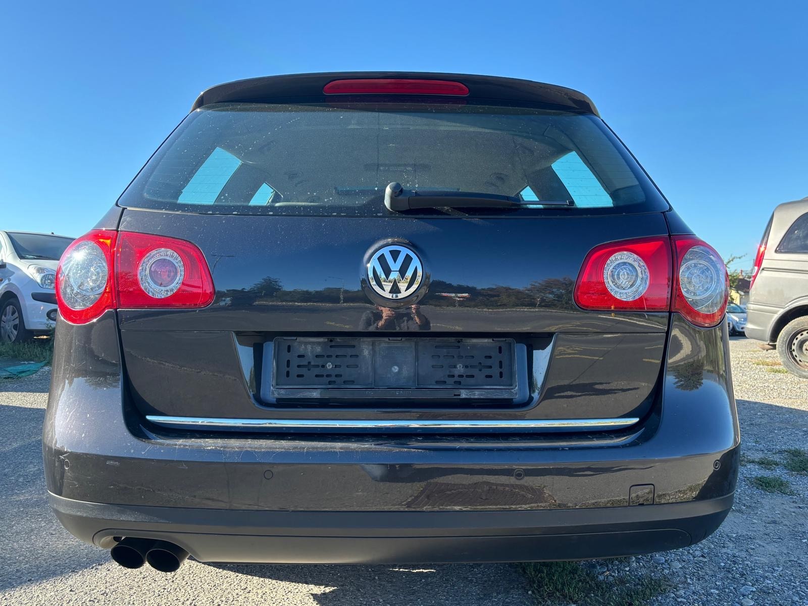 VW Passat Variant 2.0T FSI Highline-image-2