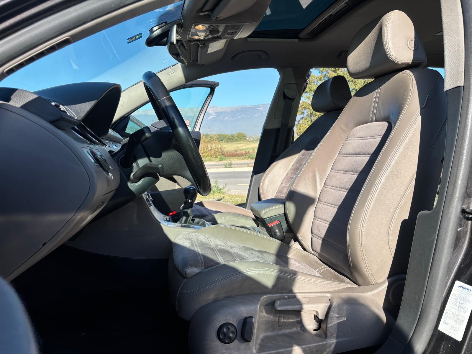 VW Passat Variant 2.0T FSI Highline-image-11