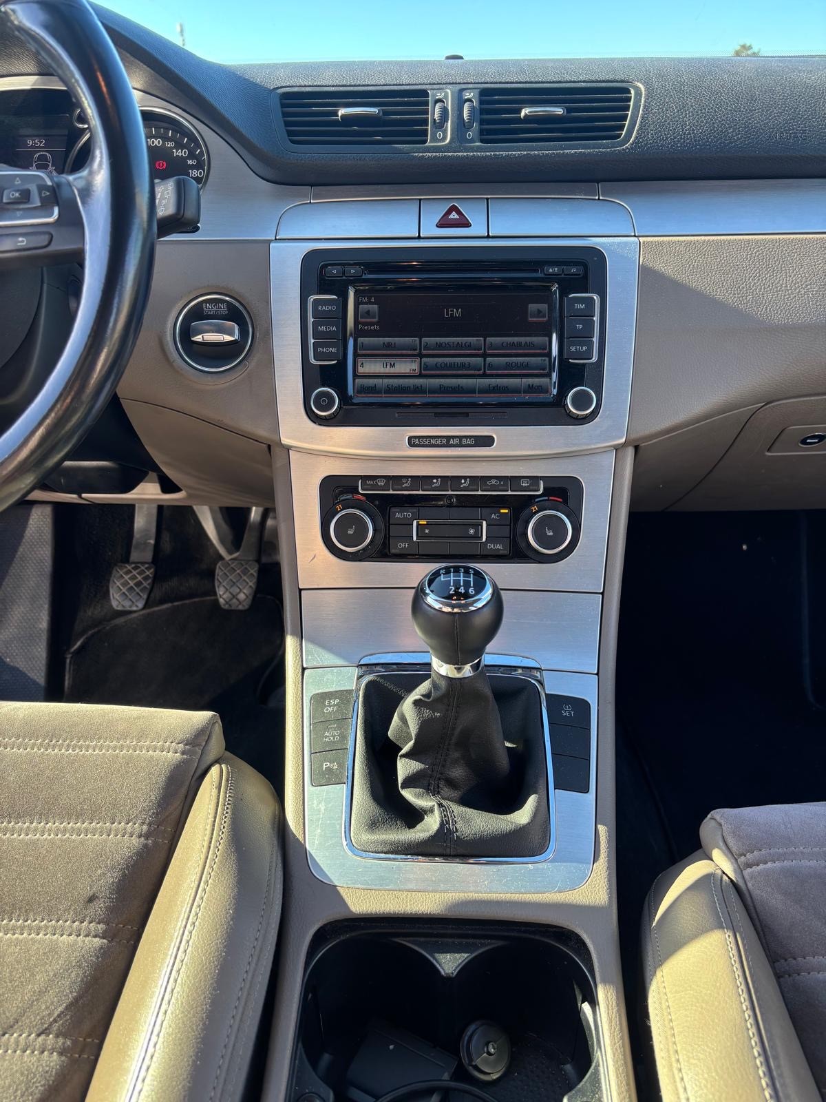 VW Passat Variant 2.0T FSI Highline-image-14