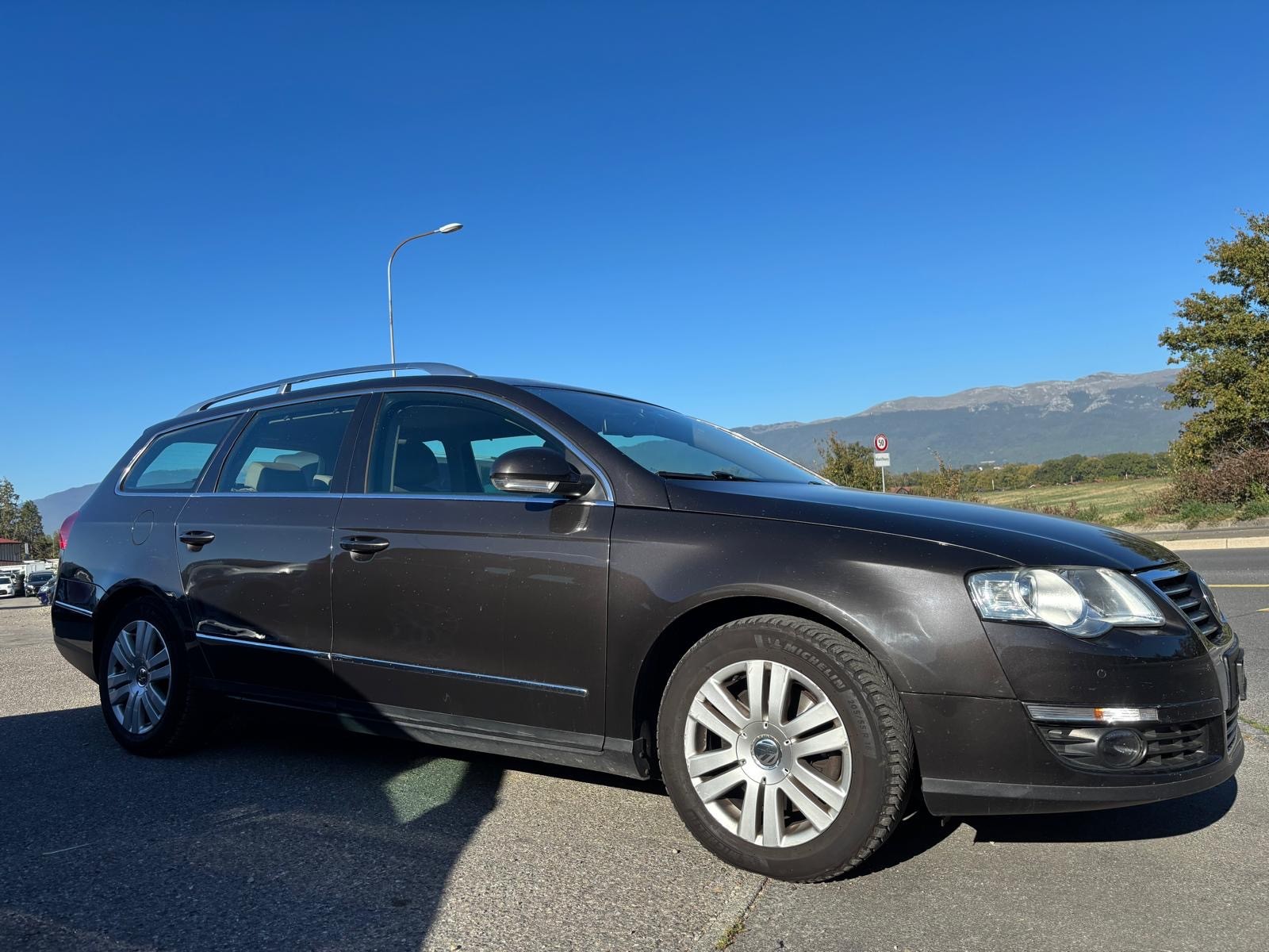 VW Passat Variant 2.0T FSI Highline-image-8