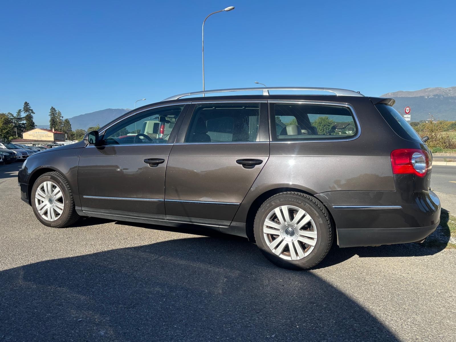 VW Passat Variant 2.0T FSI Highline-image-3