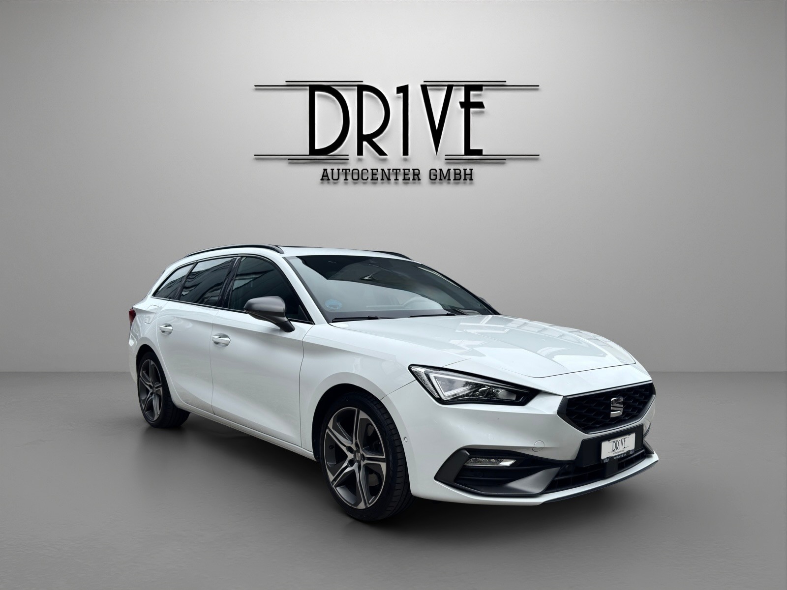 SEAT Leon ST 1.5 eTSI mHEV DSG FR-image-2