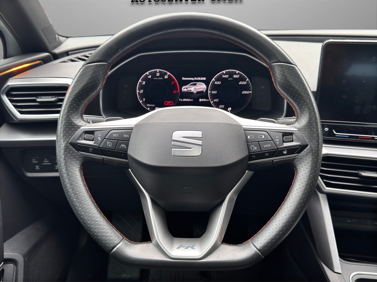 SEAT Leon ST 1.5 eTSI mHEV DSG FR-image-9