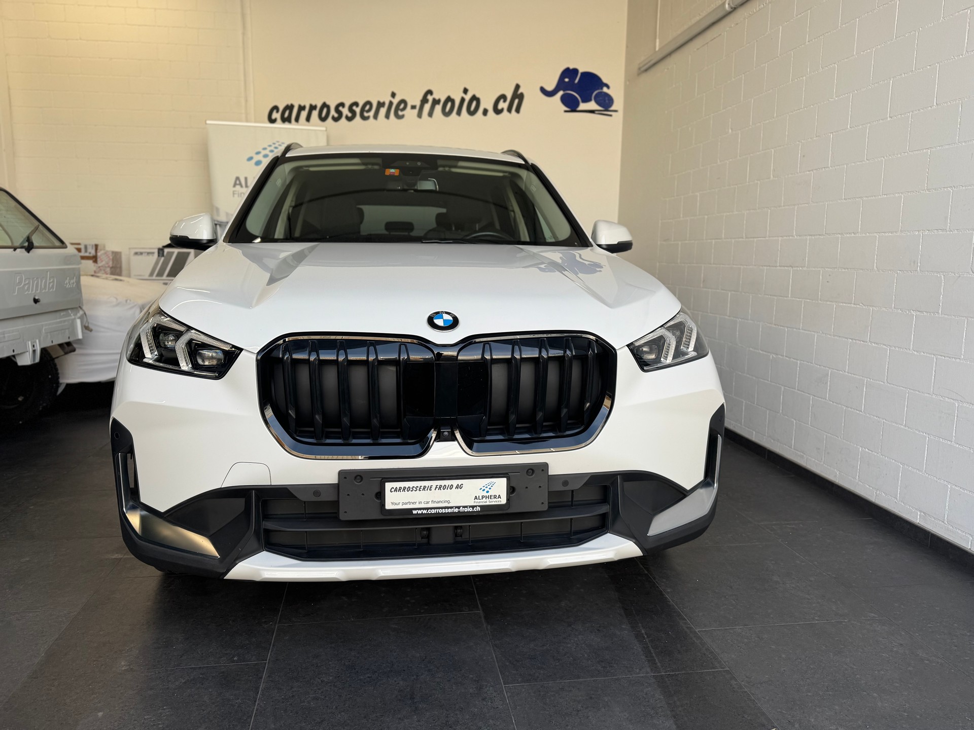BMW X1 xDrive 20d 48V-image-4