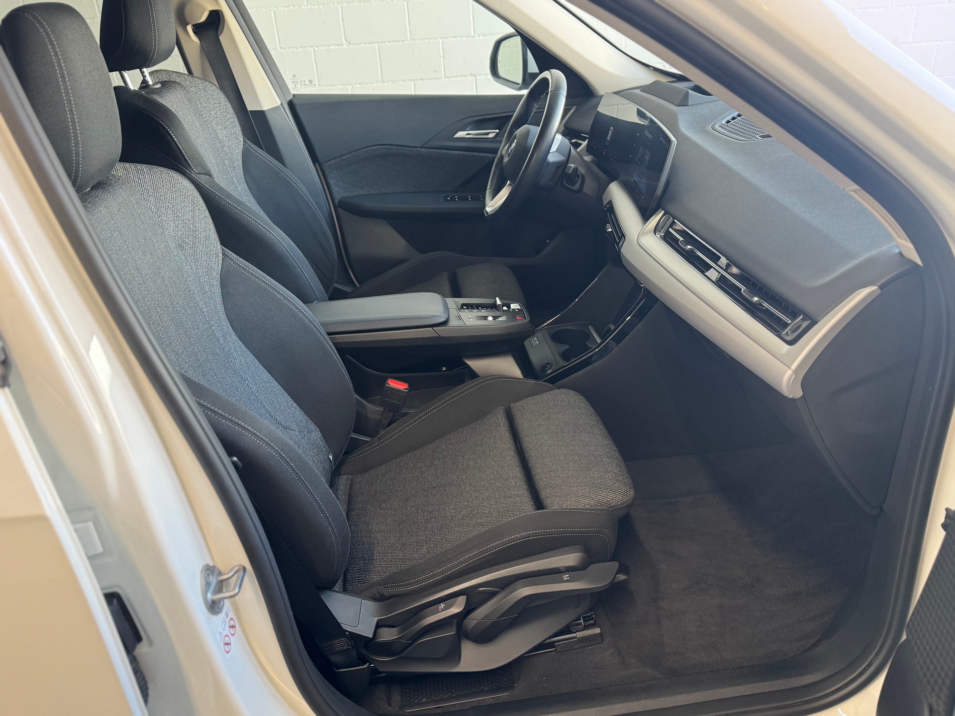 BMW X1 xDrive 20d 48V-image-10