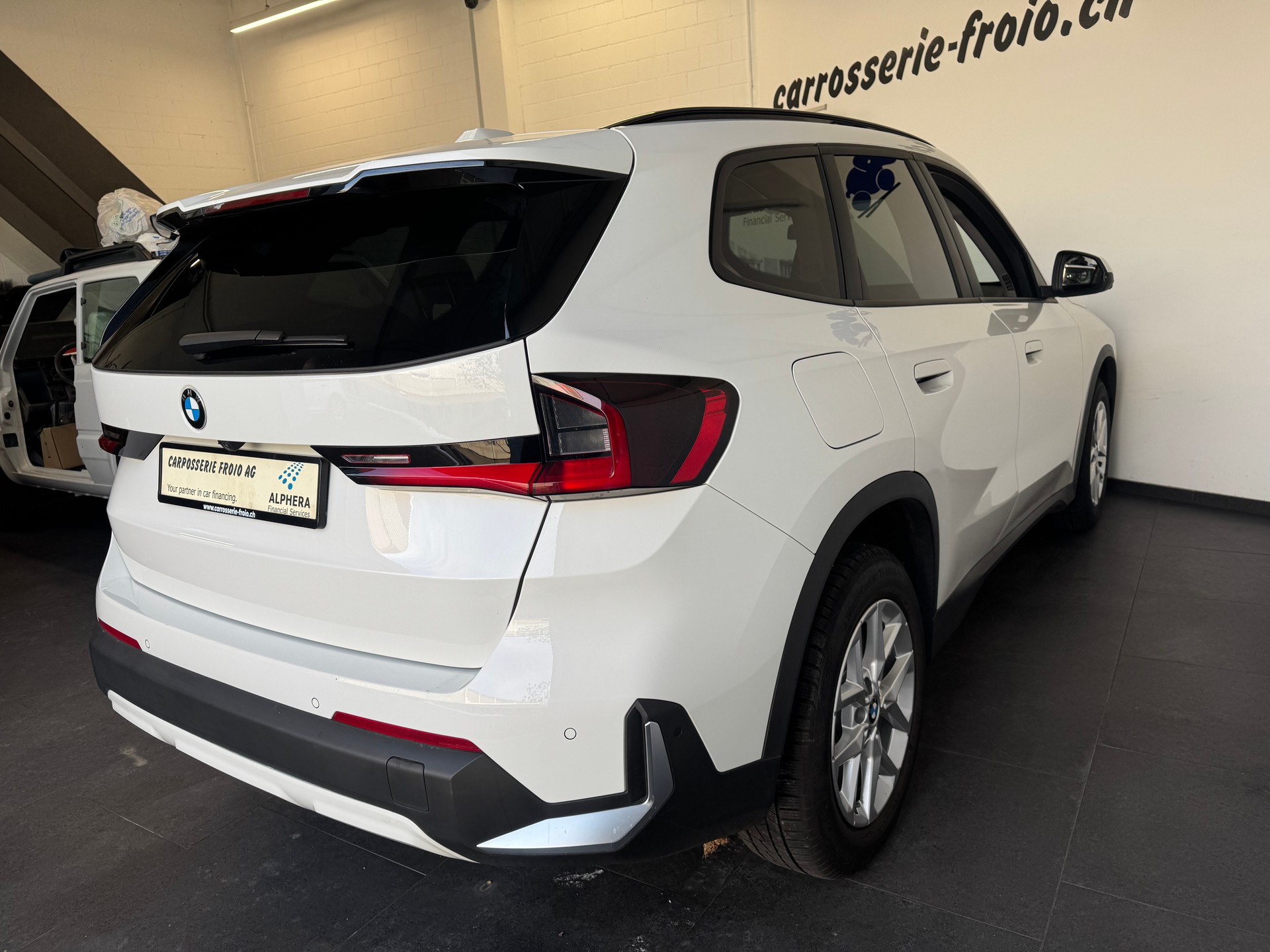 BMW X1 xDrive 20d 48V-image-3