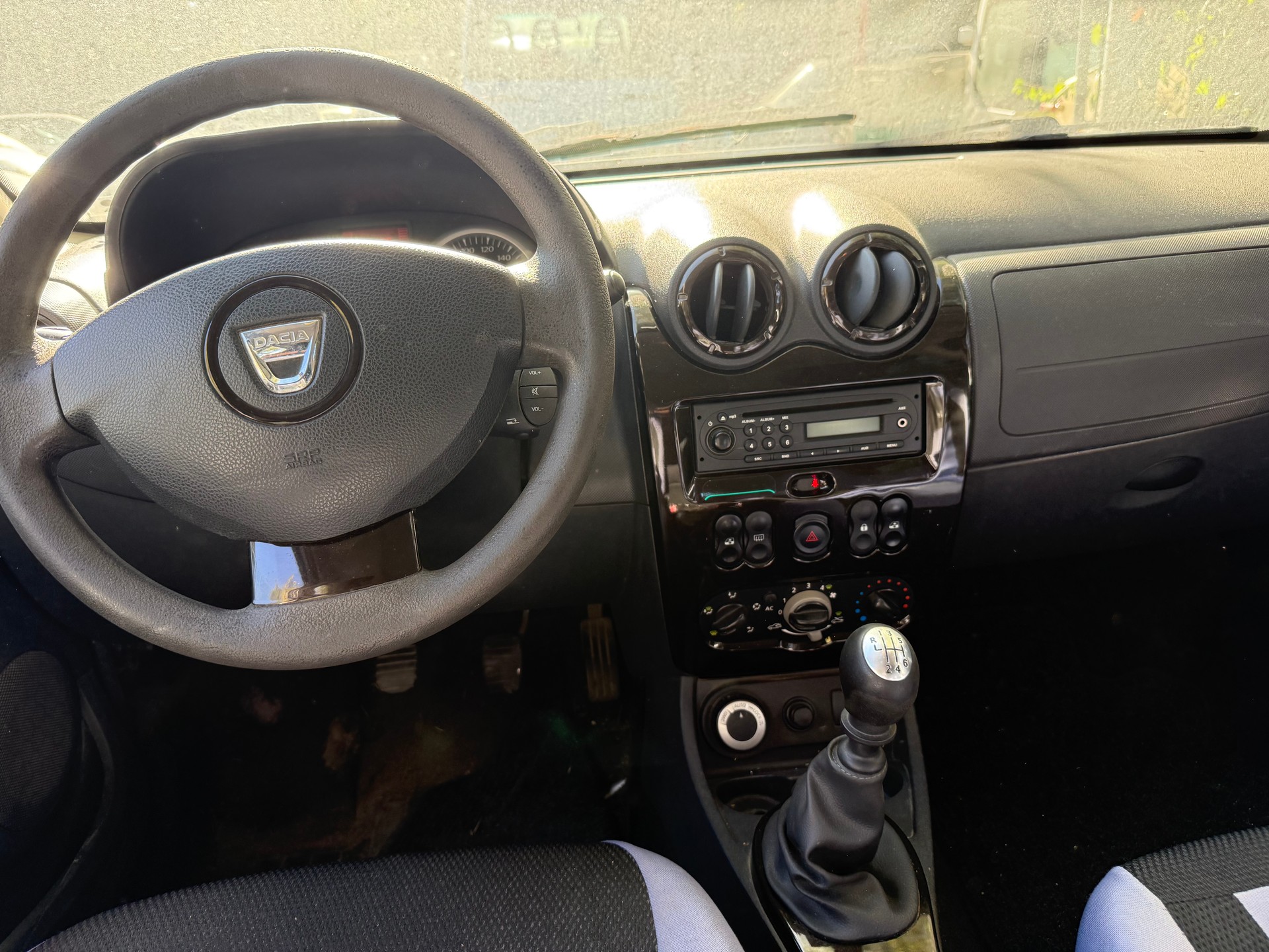 DACIA Duster 1.5 dCi Ambiance 4x4-image-4