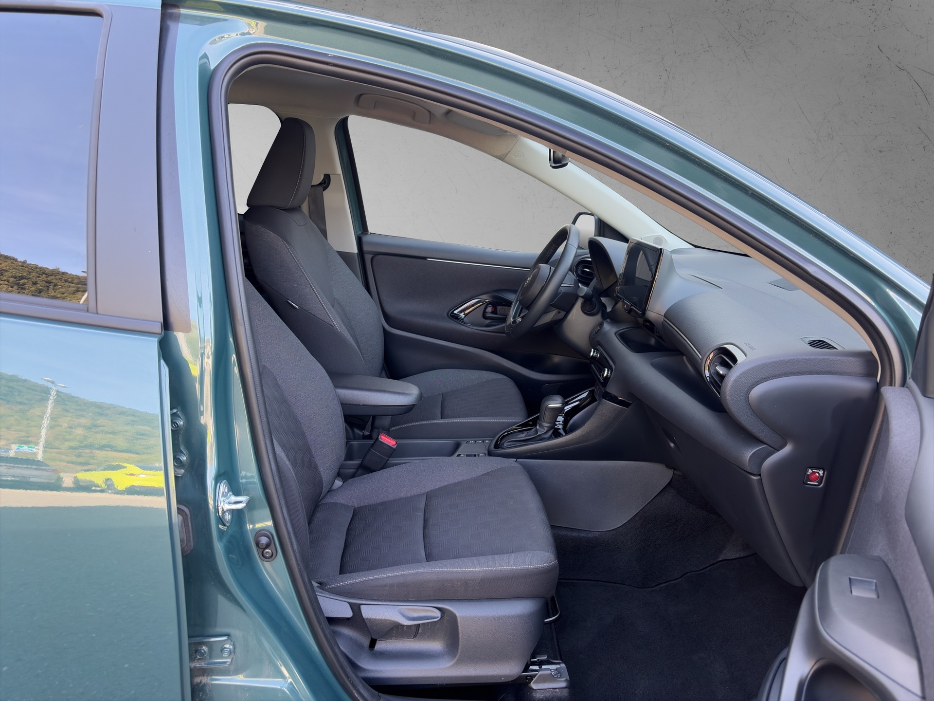 TOYOTA Yaris 1.5 Trend e-CVT-image-10