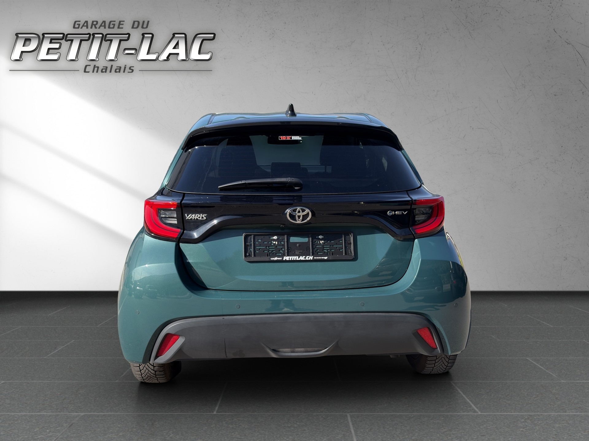 TOYOTA Yaris 1.5 Trend e-CVT-image-4