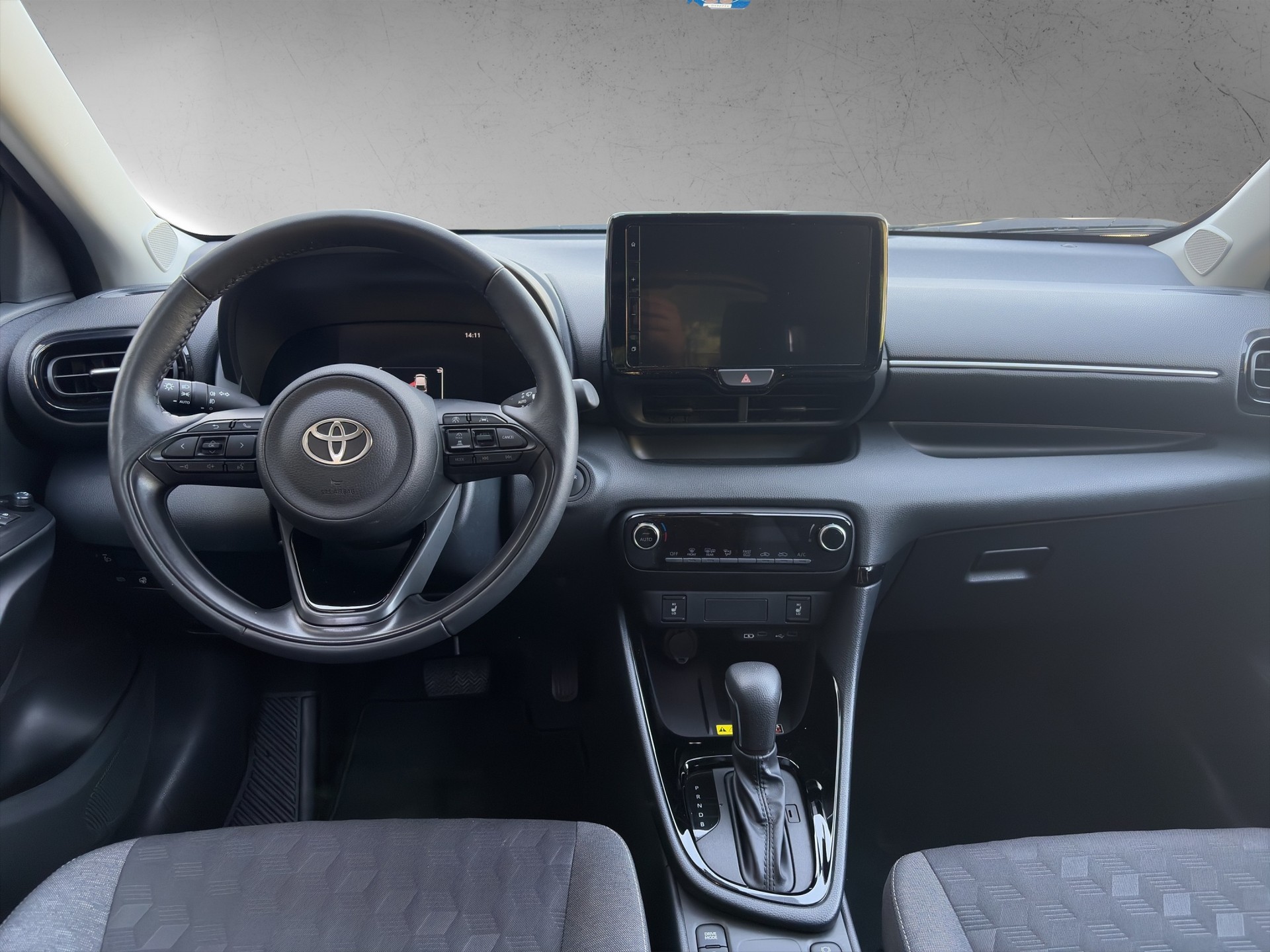 TOYOTA Yaris 1.5 Trend e-CVT-image-11