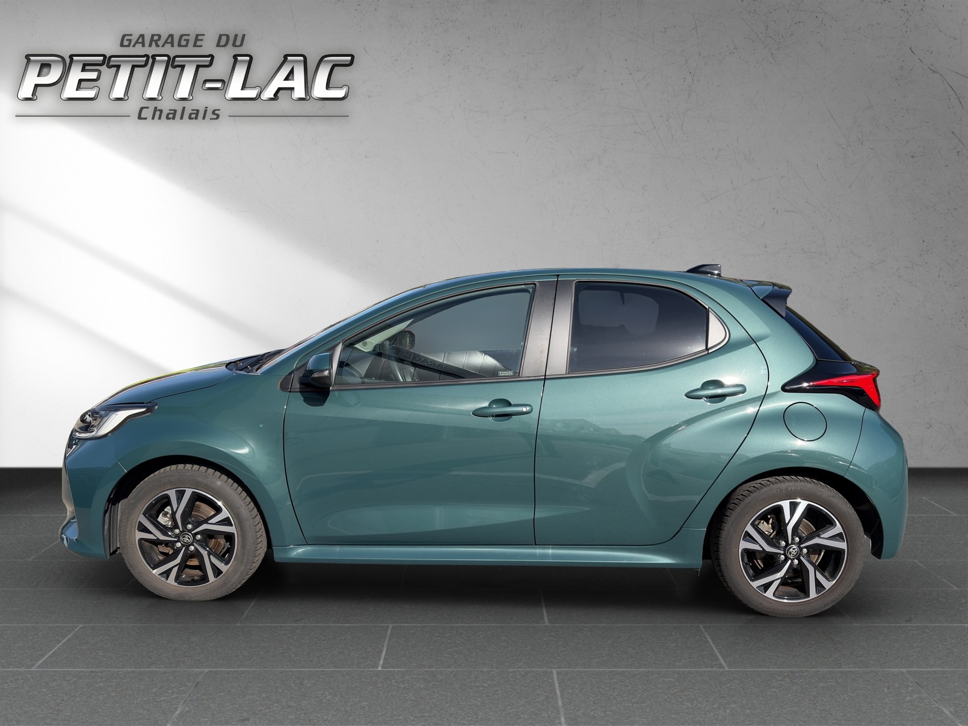 TOYOTA Yaris 1.5 Trend e-CVT-image-6