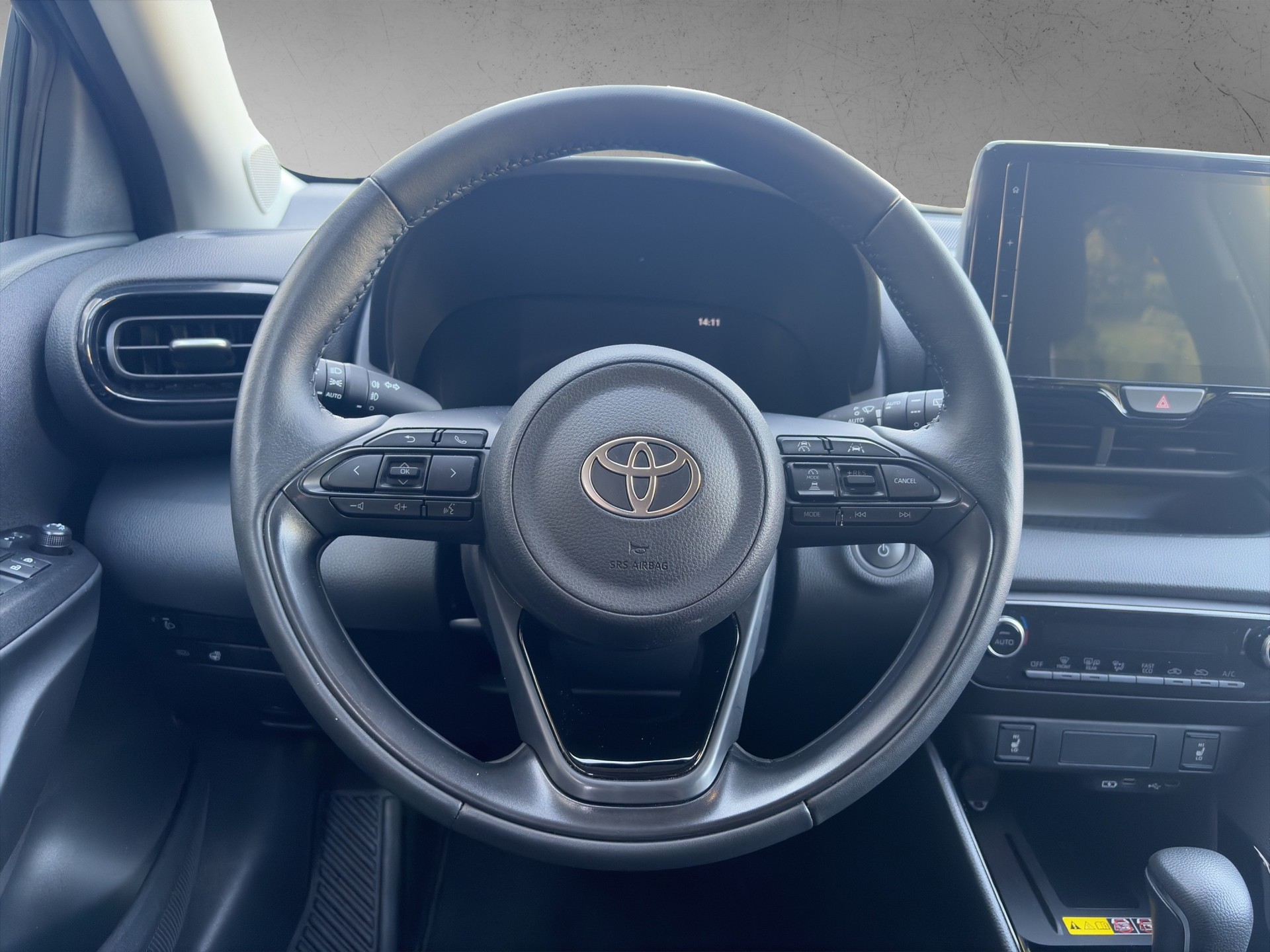 TOYOTA Yaris 1.5 Trend e-CVT-image-12