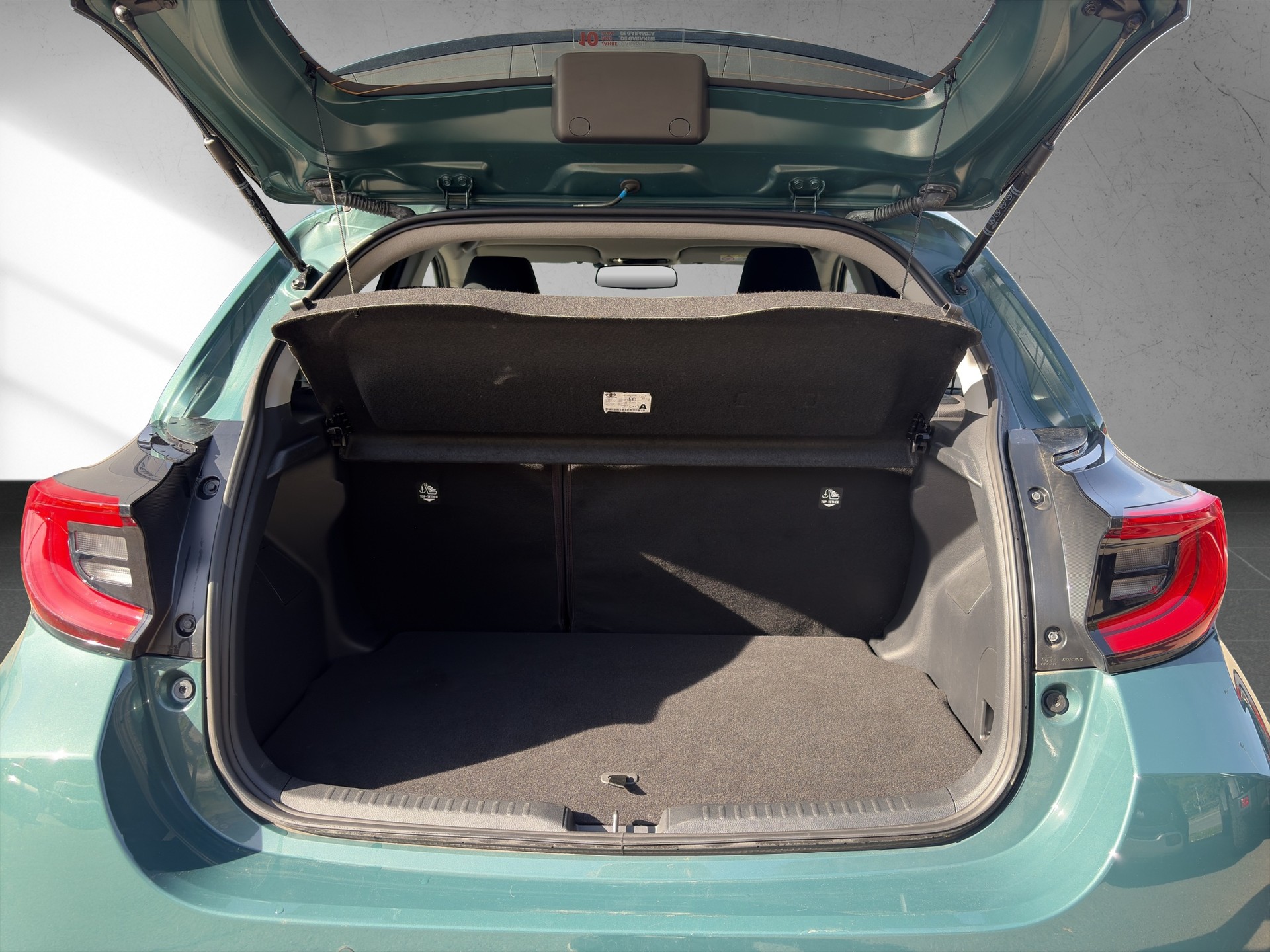 TOYOTA Yaris 1.5 Trend e-CVT-image-8