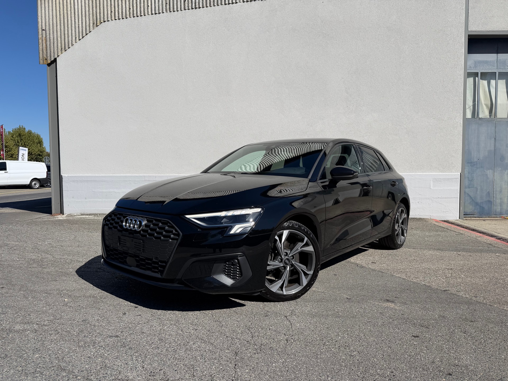 AUDI A3 Sportback 35 TFSI S line Attraction S-tronic-image-0