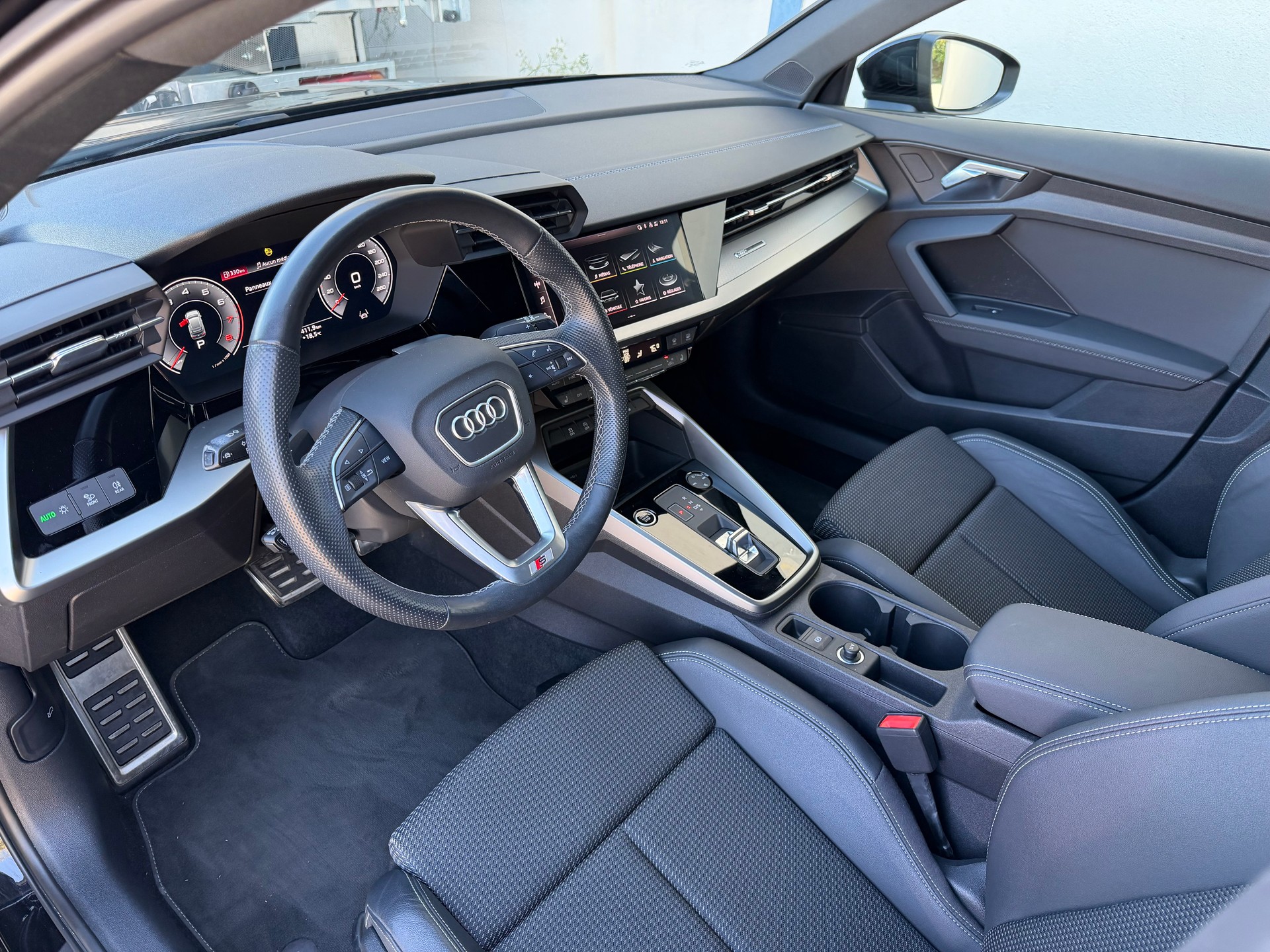 AUDI A3 Sportback 35 TFSI S line Attraction S-tronic-image-7