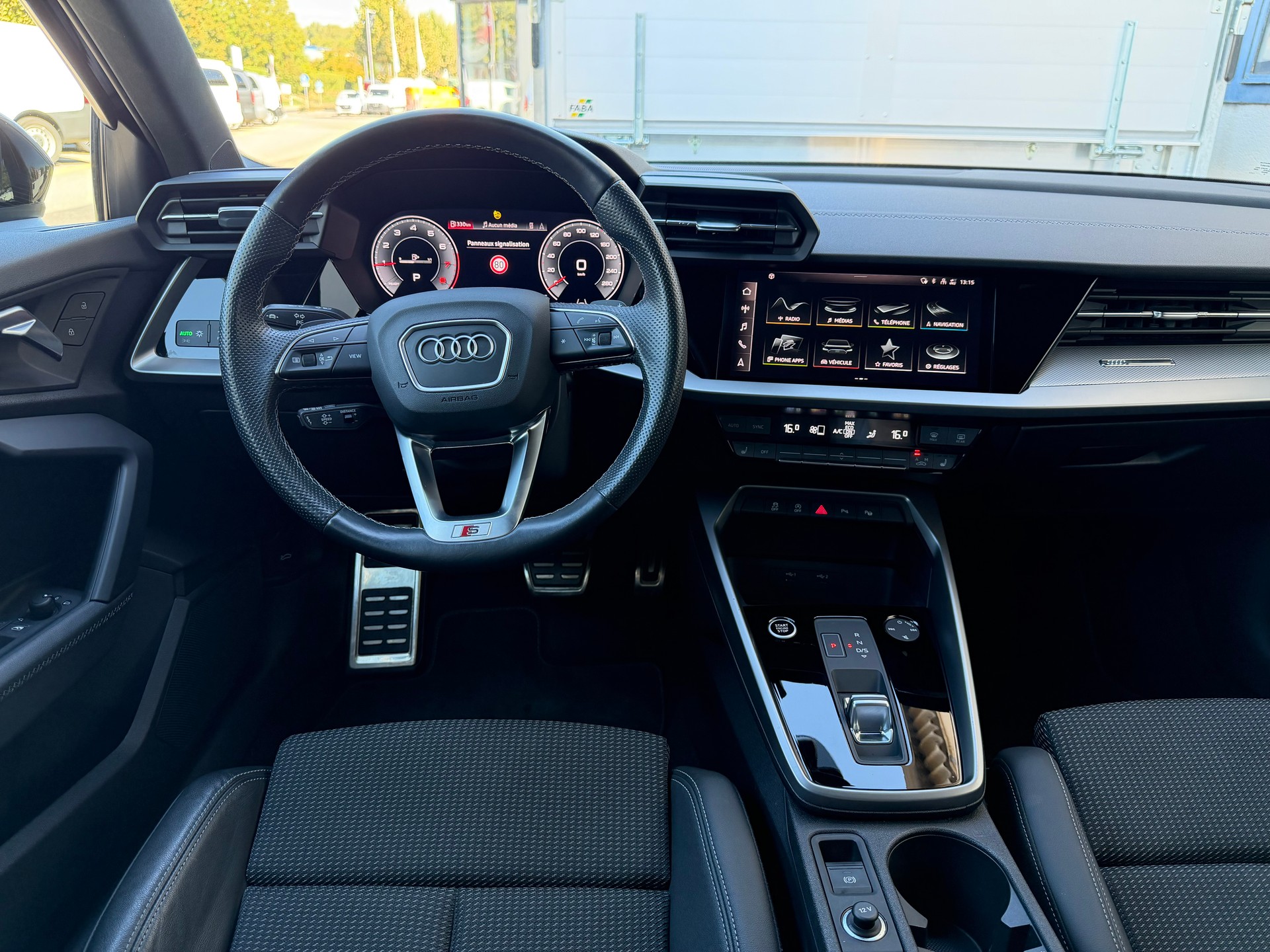 AUDI A3 Sportback 35 TFSI S line Attraction S-tronic-image-9