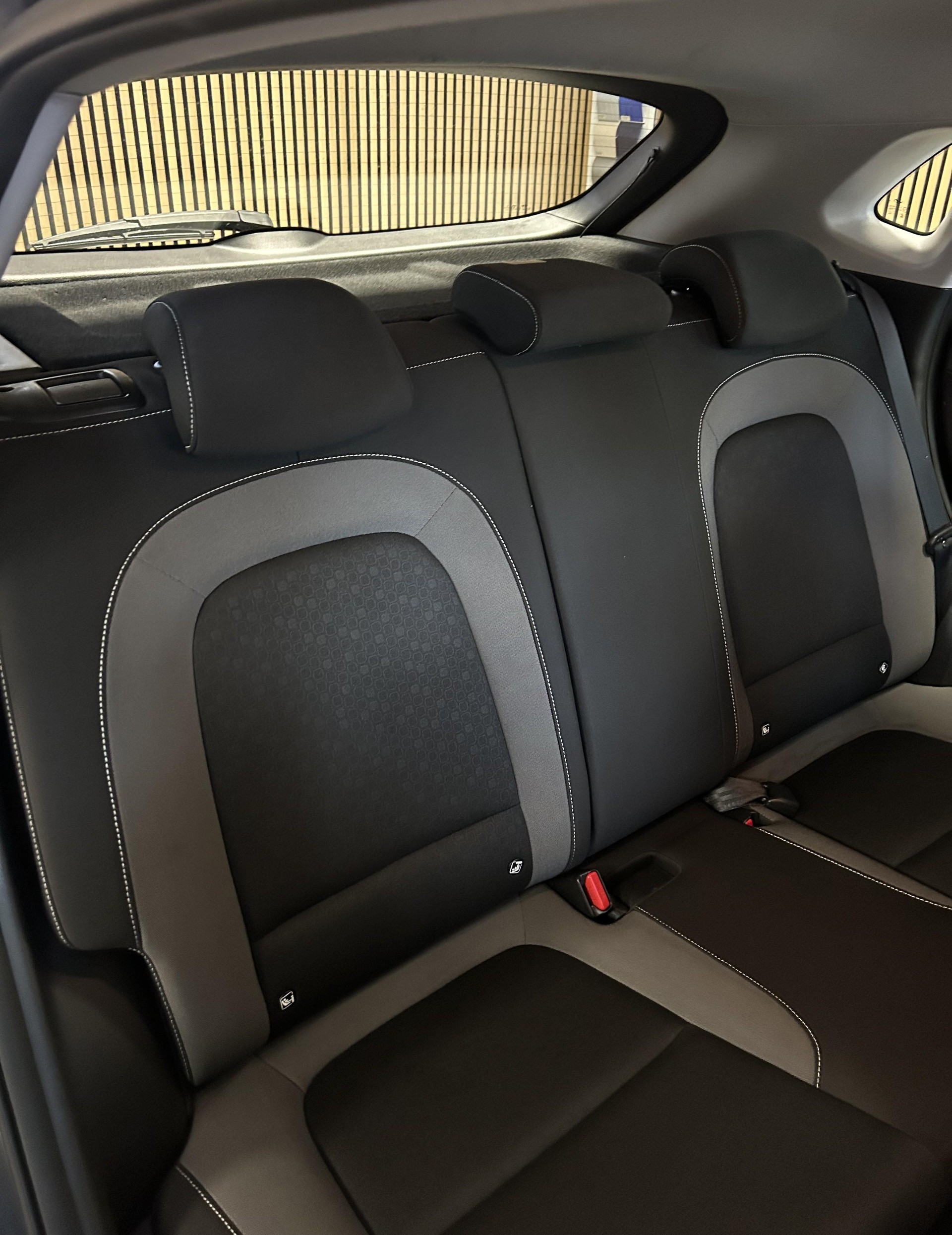 HYUNDAI Kona 1.6 GDi Hybrid Amplia-image-18