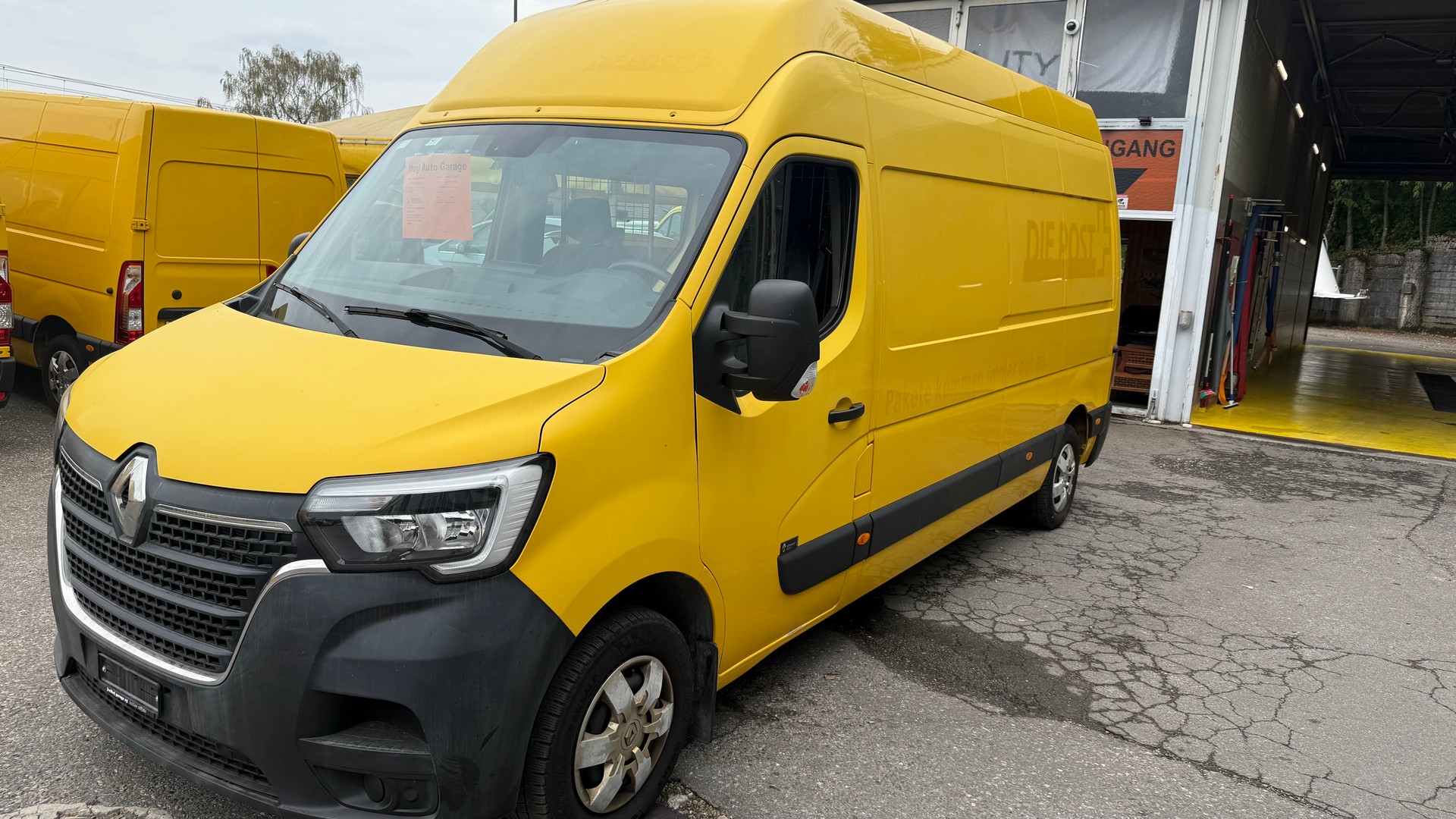 RENAULT Master T35 2.3dCi 135 L3H3-image-2
