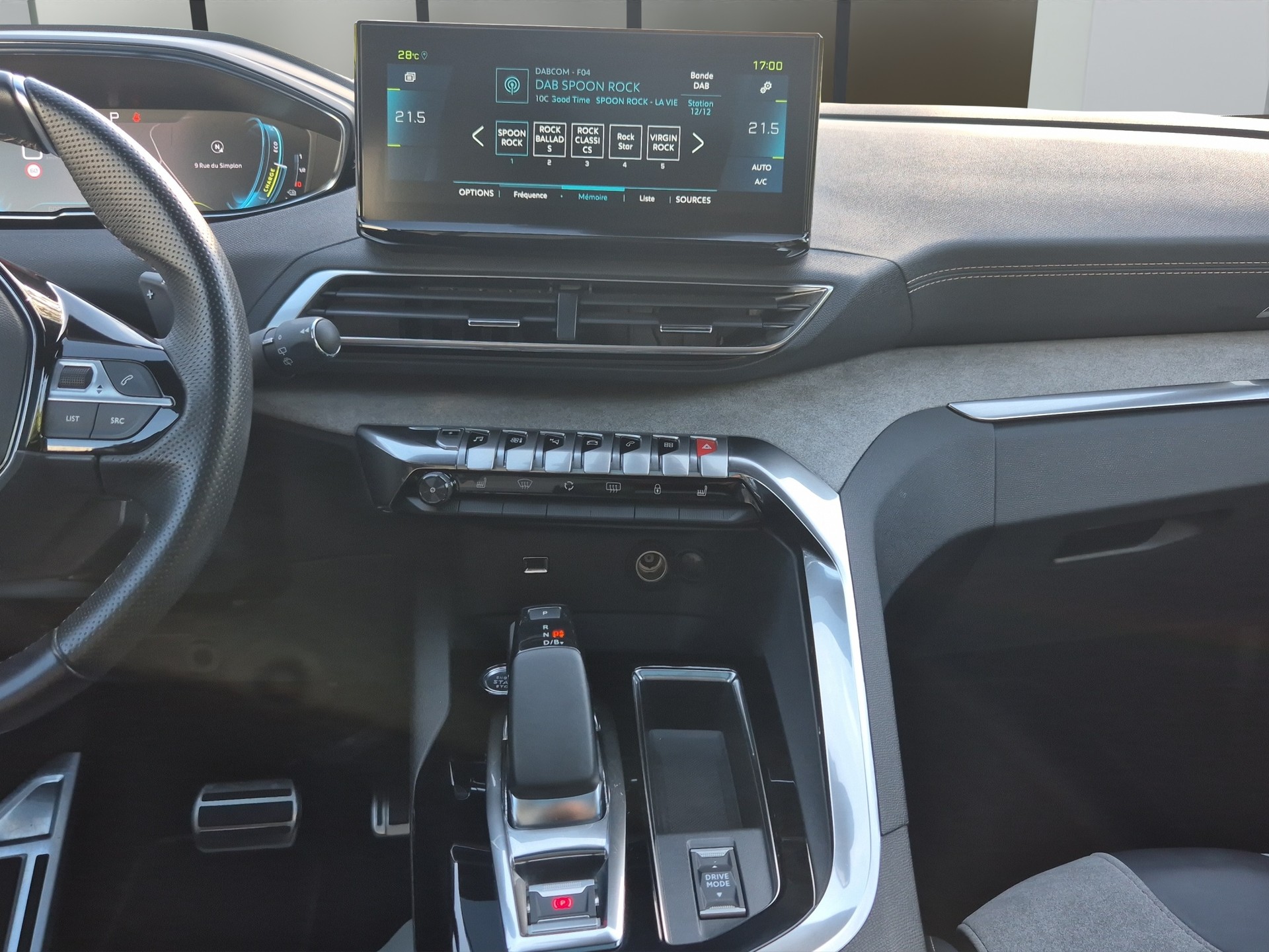 PEUGEOT 3008 1.6 Plug-in Hybrid4 GT Pack-image-13