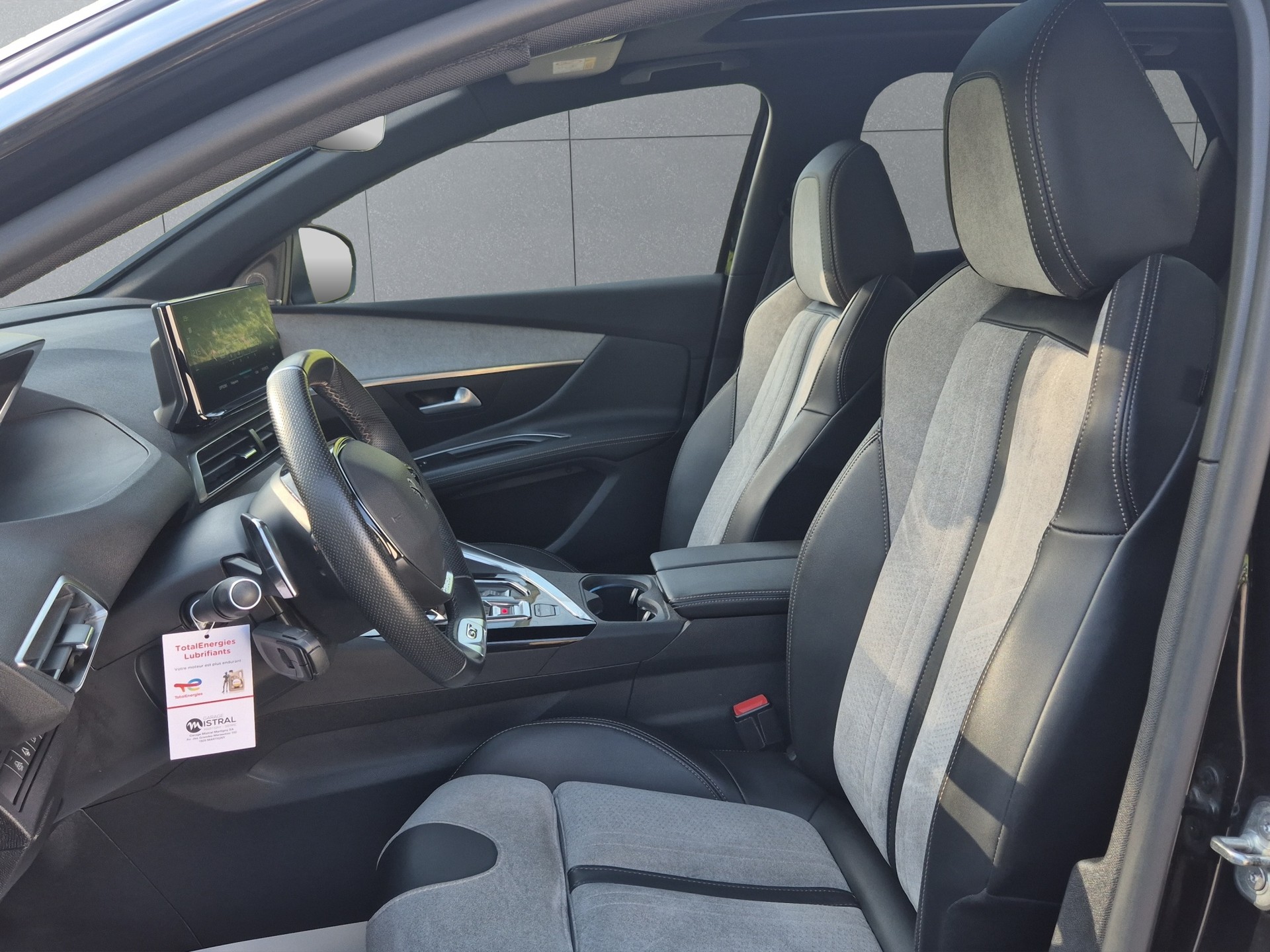 PEUGEOT 3008 1.6 Plug-in Hybrid4 GT Pack-image-14