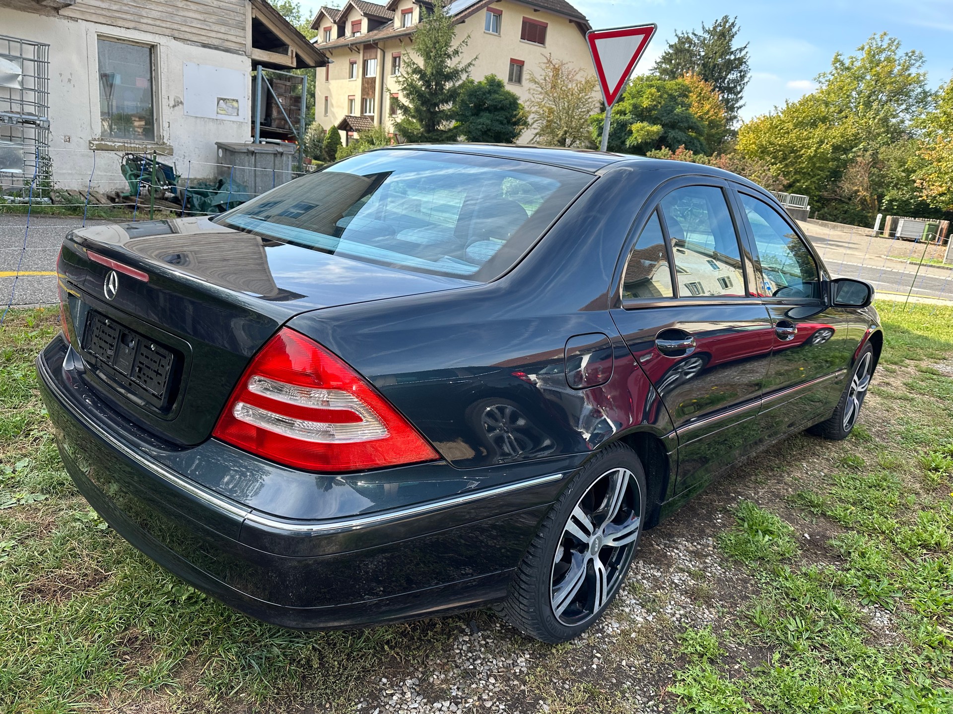MERCEDES-BENZ C 320 Avantgarde Automatic-image-2
