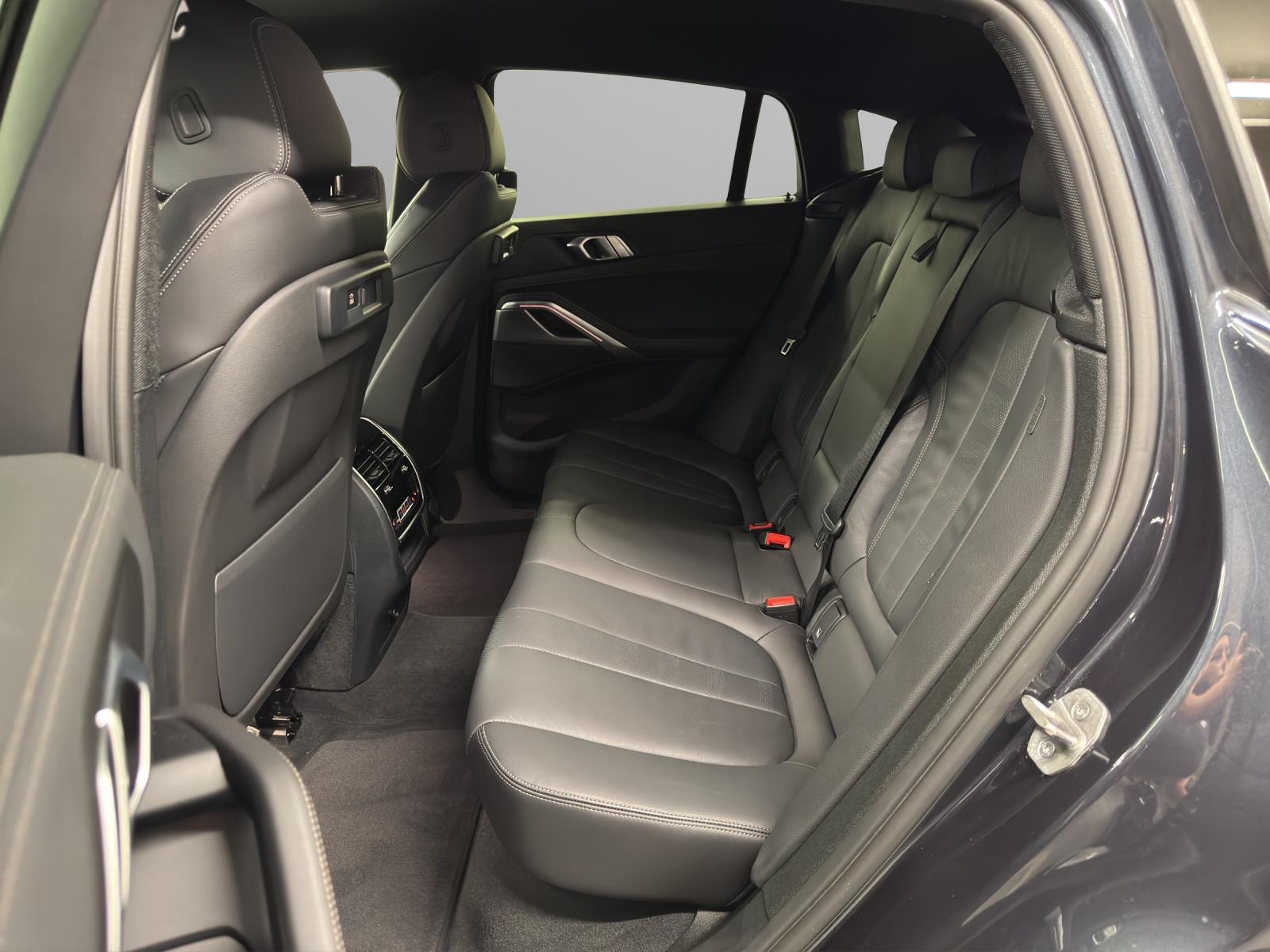 BMW X6 M50i-image-13