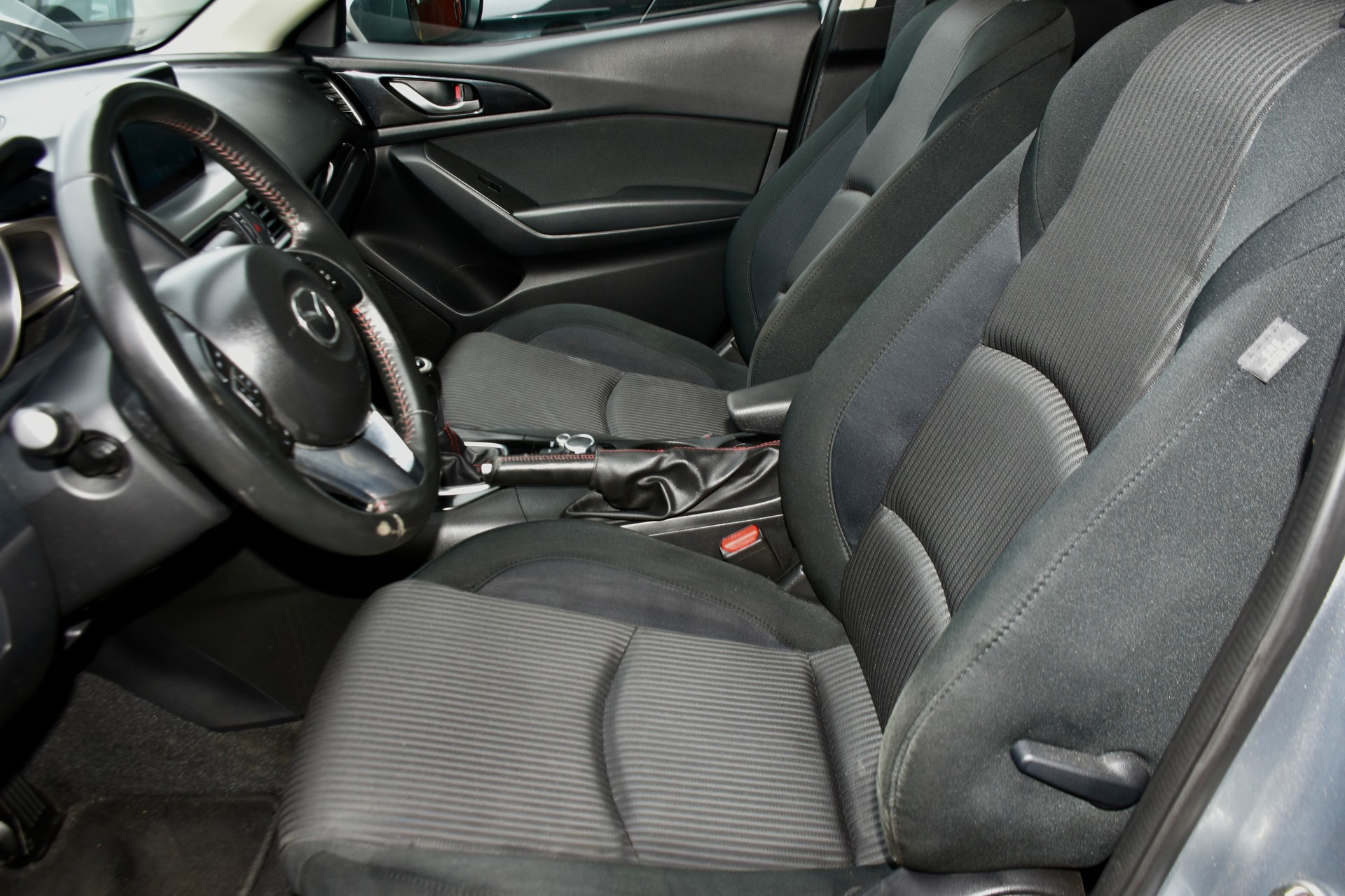 MAZDA 3 2.2 16V CD Revolution-showroom-element-3
