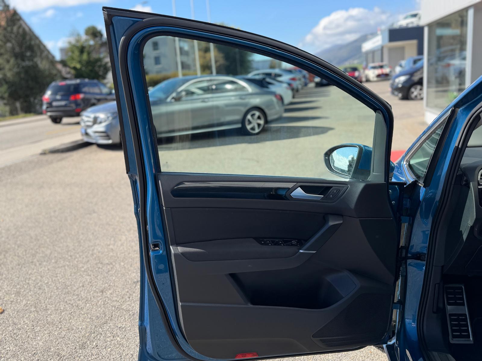 VW Touran 1.4 TSI BlueMotion Technology Sound DSG-image-5