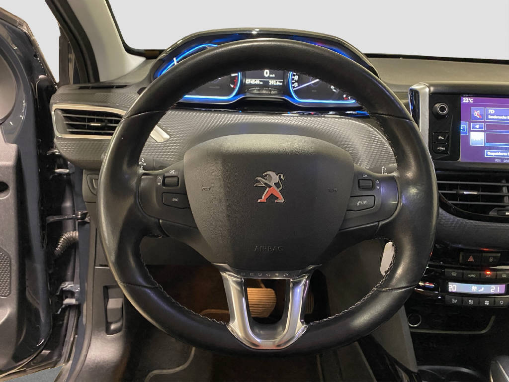 PEUGEOT 2008 1.2 PureTech 110 PS Allure-image-7