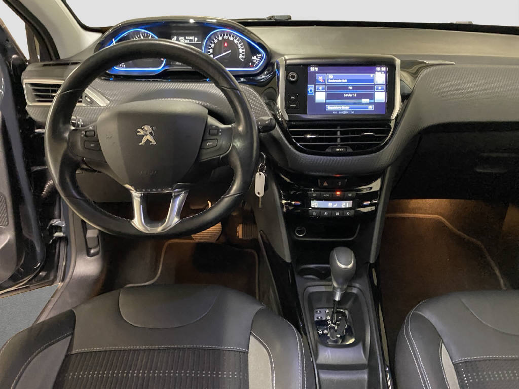 PEUGEOT 2008 1.2 PureTech 110 PS Allure-image-9