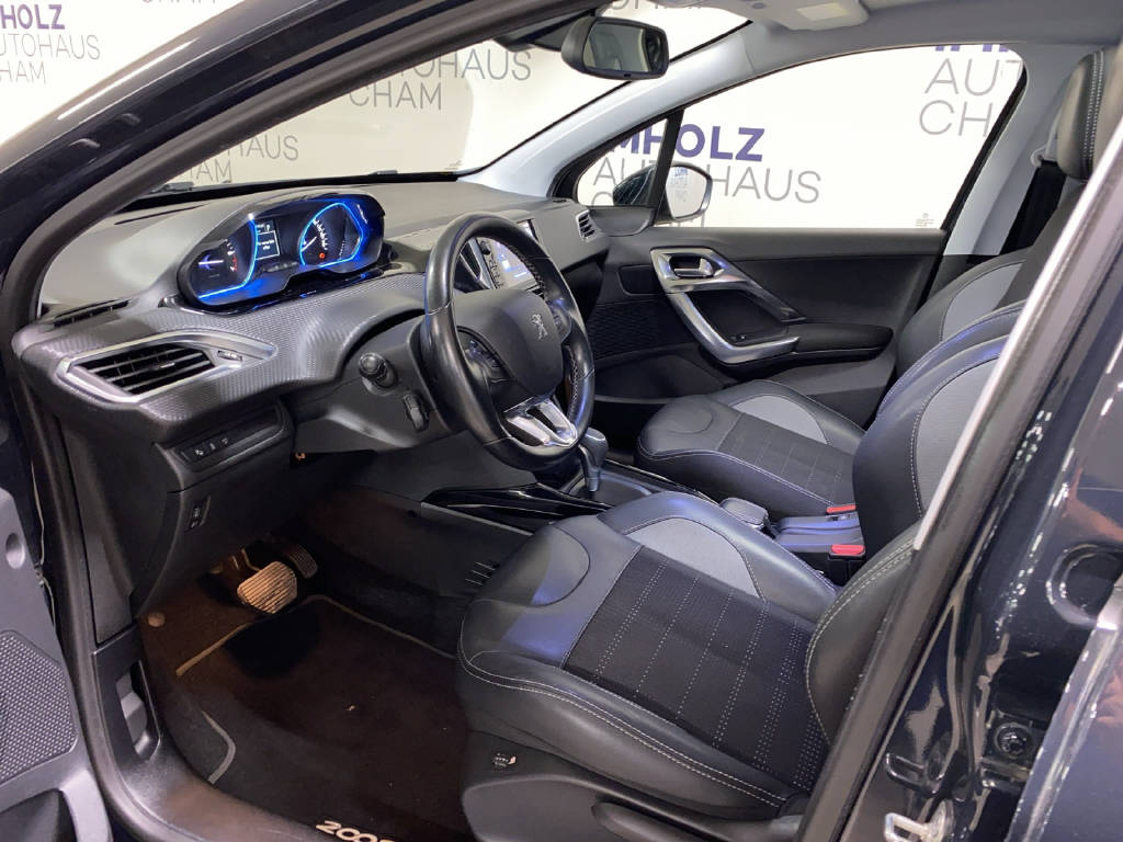 PEUGEOT 2008 1.2 PureTech 110 PS Allure-image-16