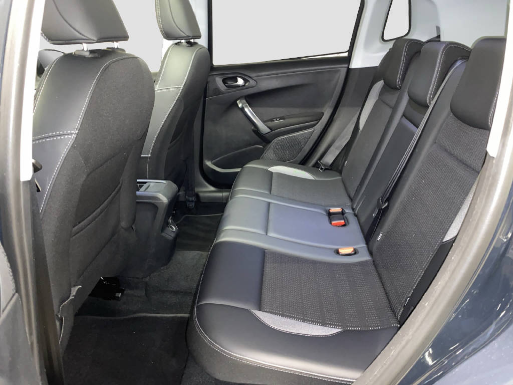 PEUGEOT 2008 1.2 PureTech 110 PS Allure-image-12