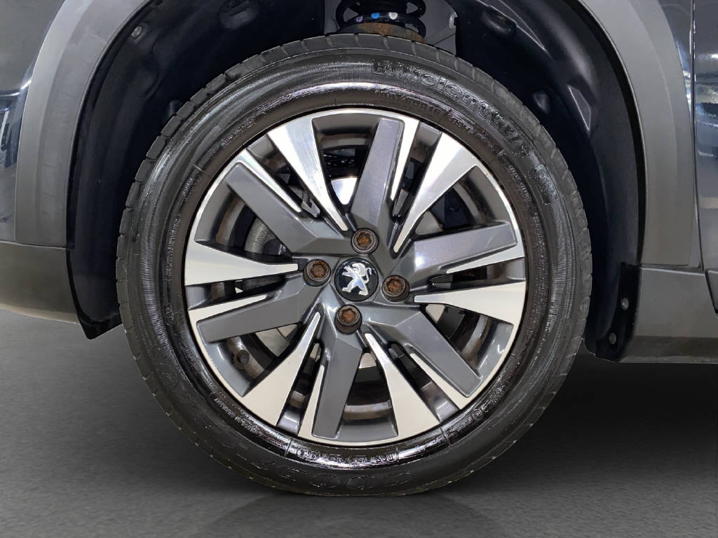 PEUGEOT 2008 1.2 PureTech 110 PS Allure-image-14
